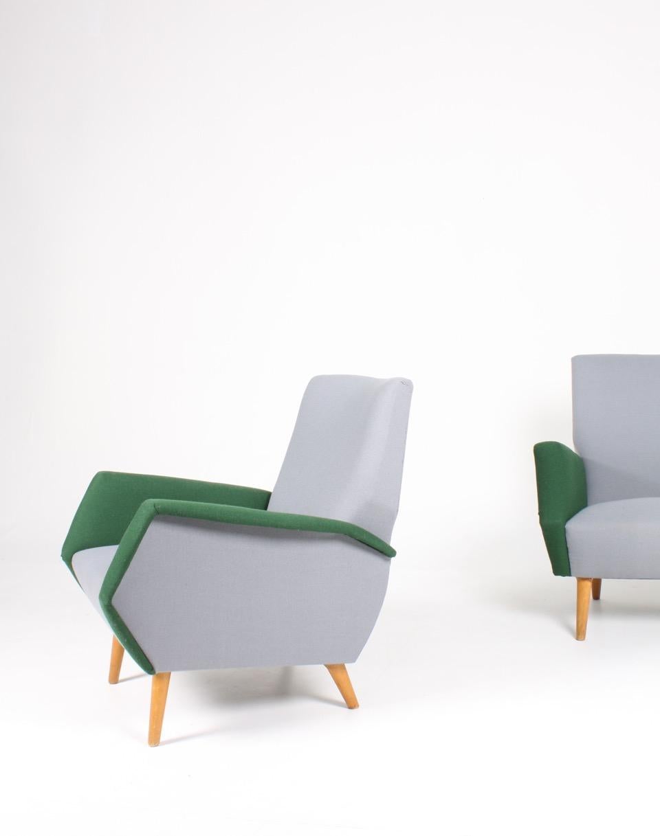 Italian Pair of Midcentury Lounge Chairs by Gio Ponti
