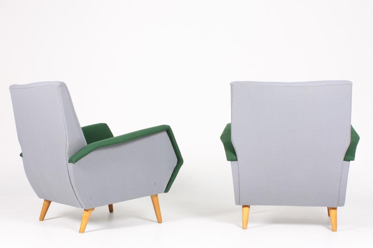 Fabric Pair of Midcentury Lounge Chairs by Gio Ponti