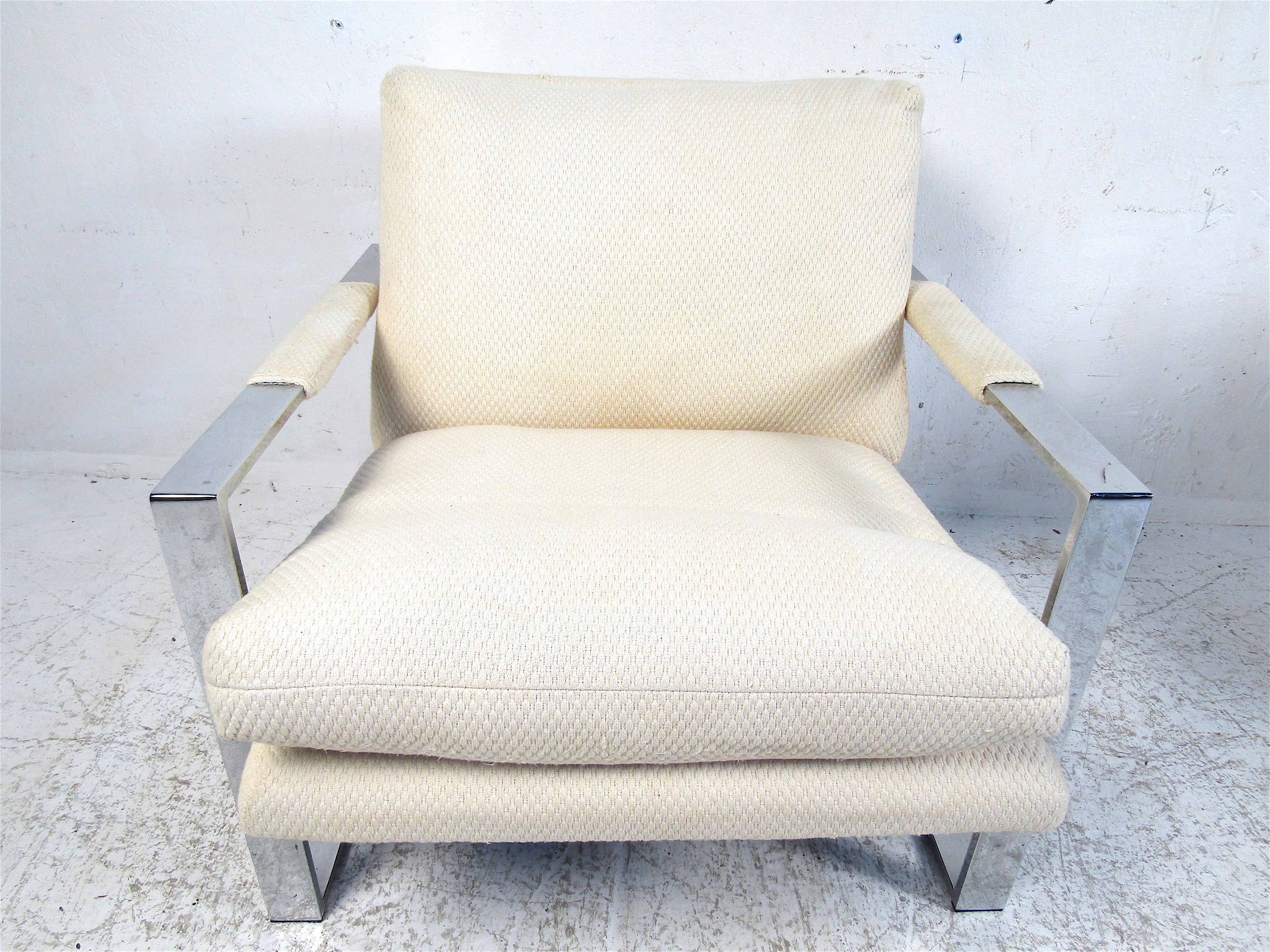 Mid-Century Modern Pair of Midcentury Lounge Chairs by Milo Baughman For Sale