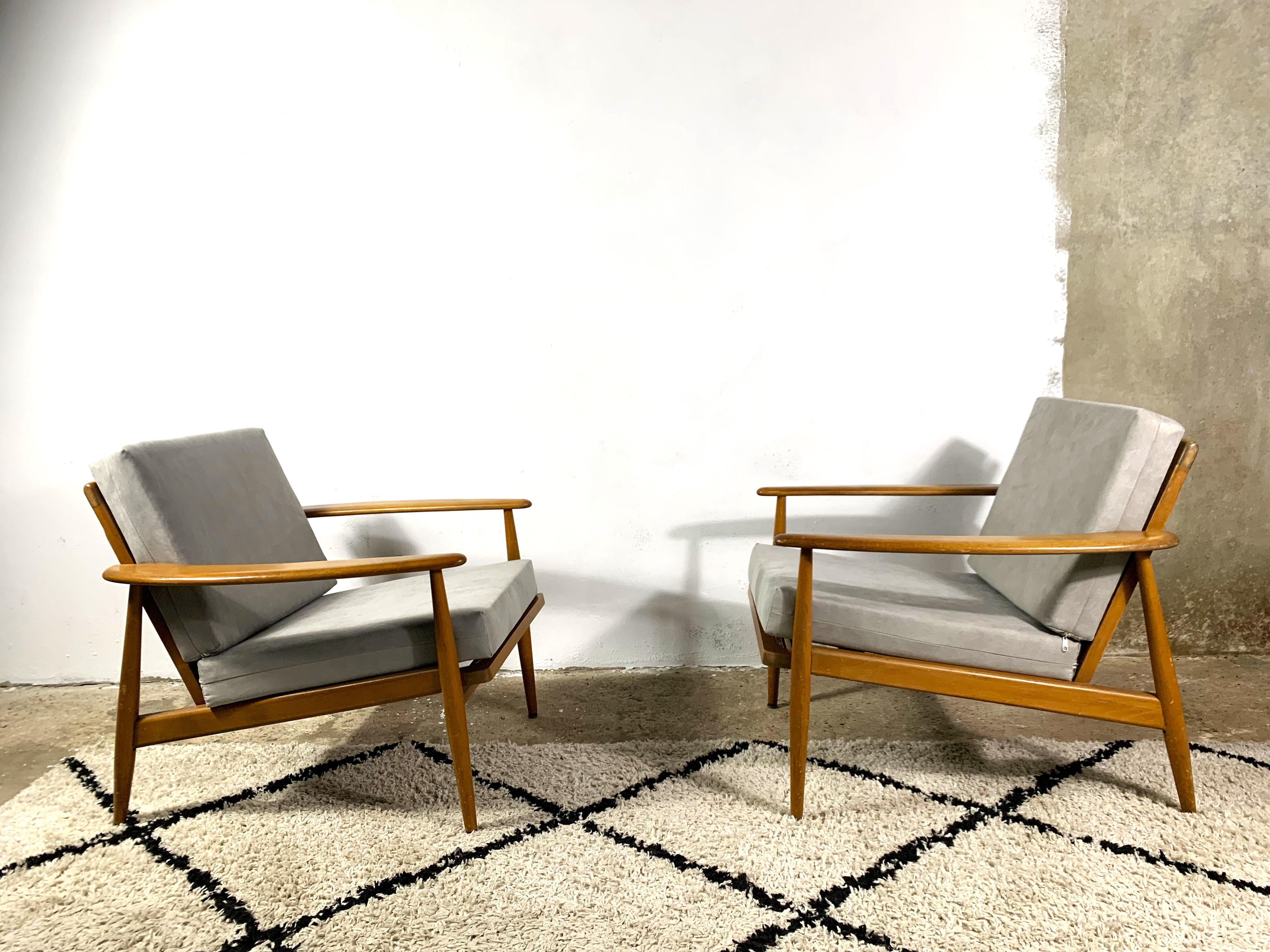 Pair Of Mid Century Lounge Chairs For Sale 3