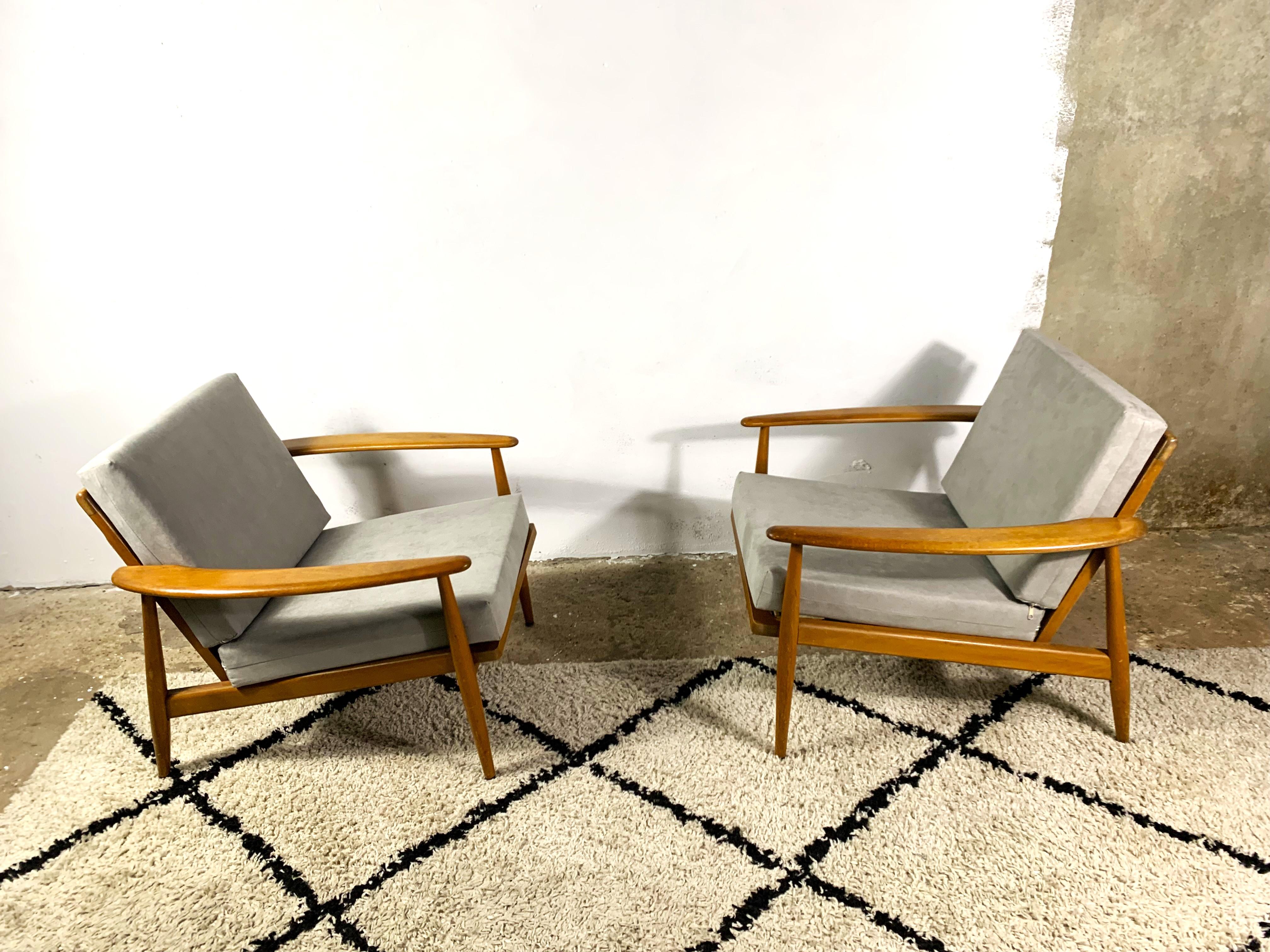 Pair Of Mid Century Lounge Chairs For Sale 4