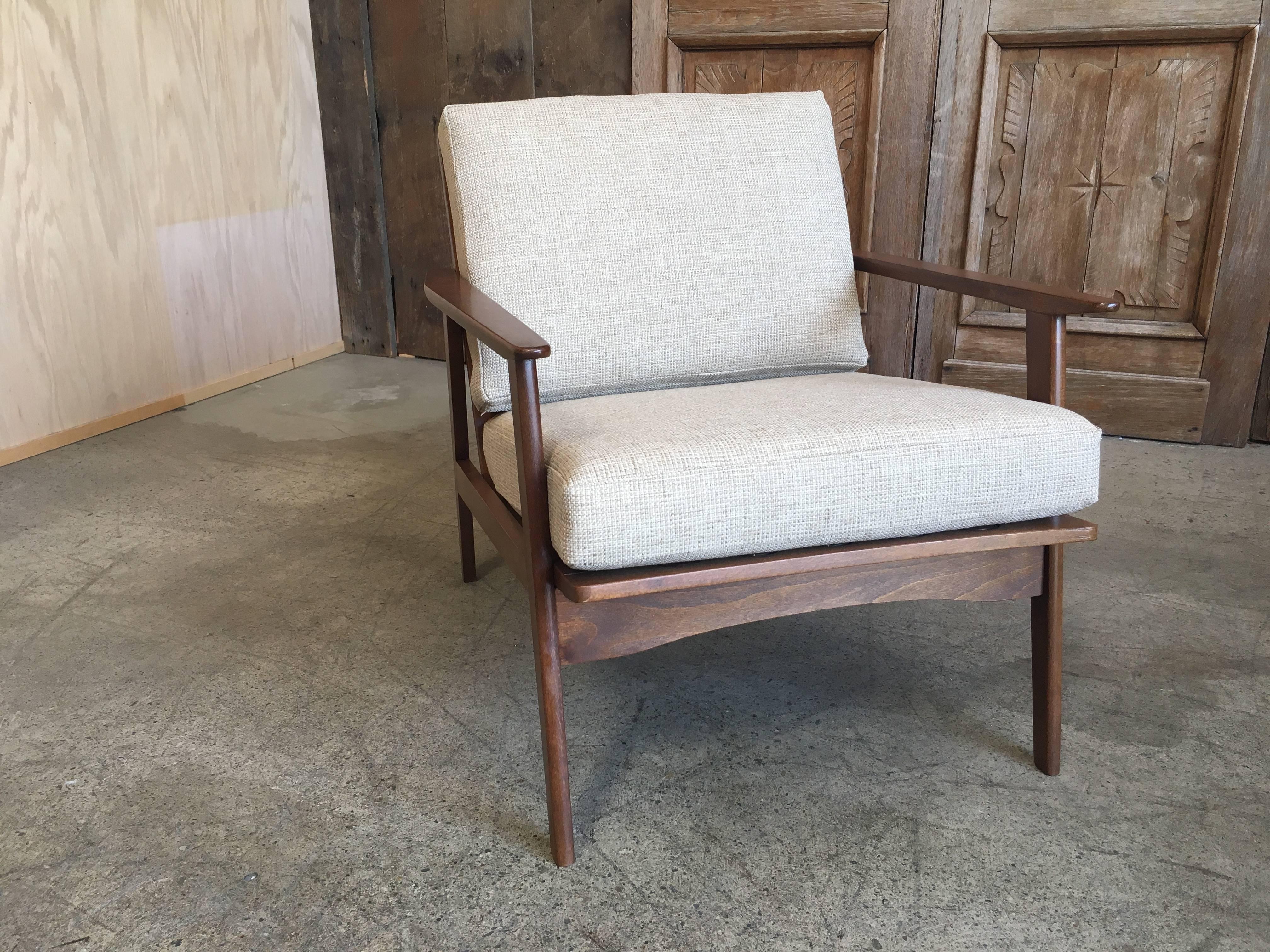 Pair of Mid-Century Lounge Chairs 15