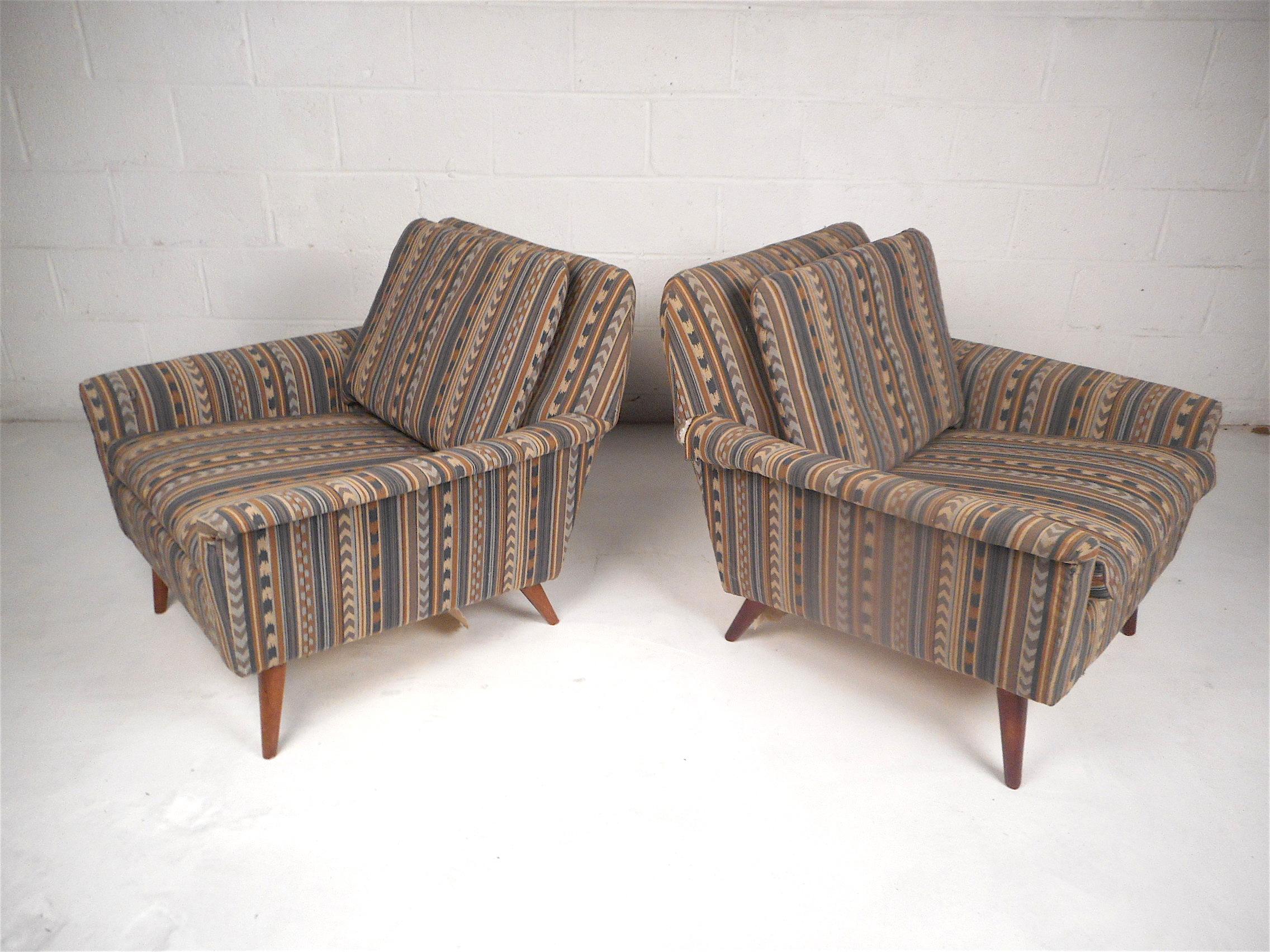 Mid-Century Modern Pair of Midcentury Lounge Chairs