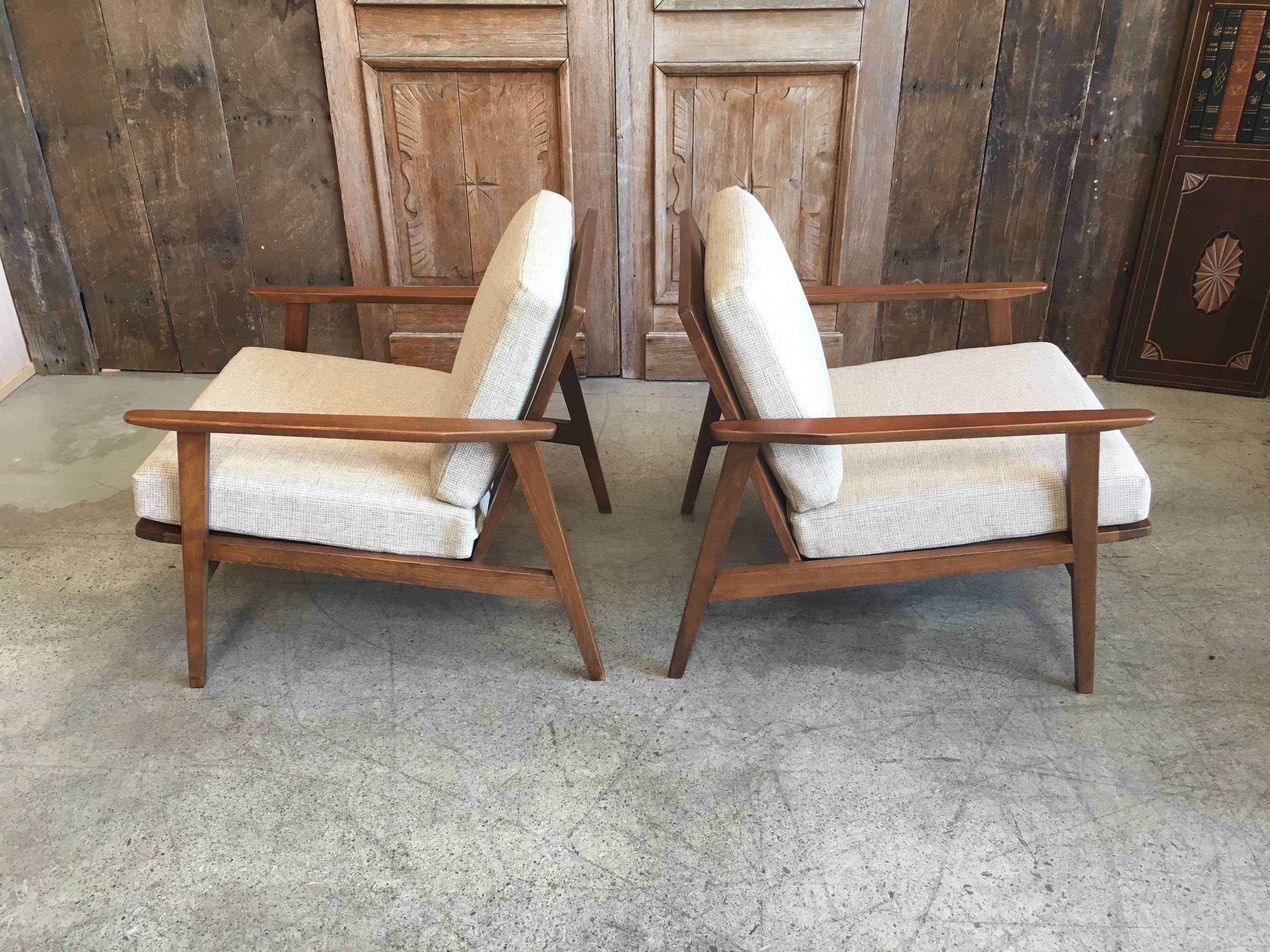 Pair of Mid-Century Lounge Chairs In Good Condition In Denton, TX