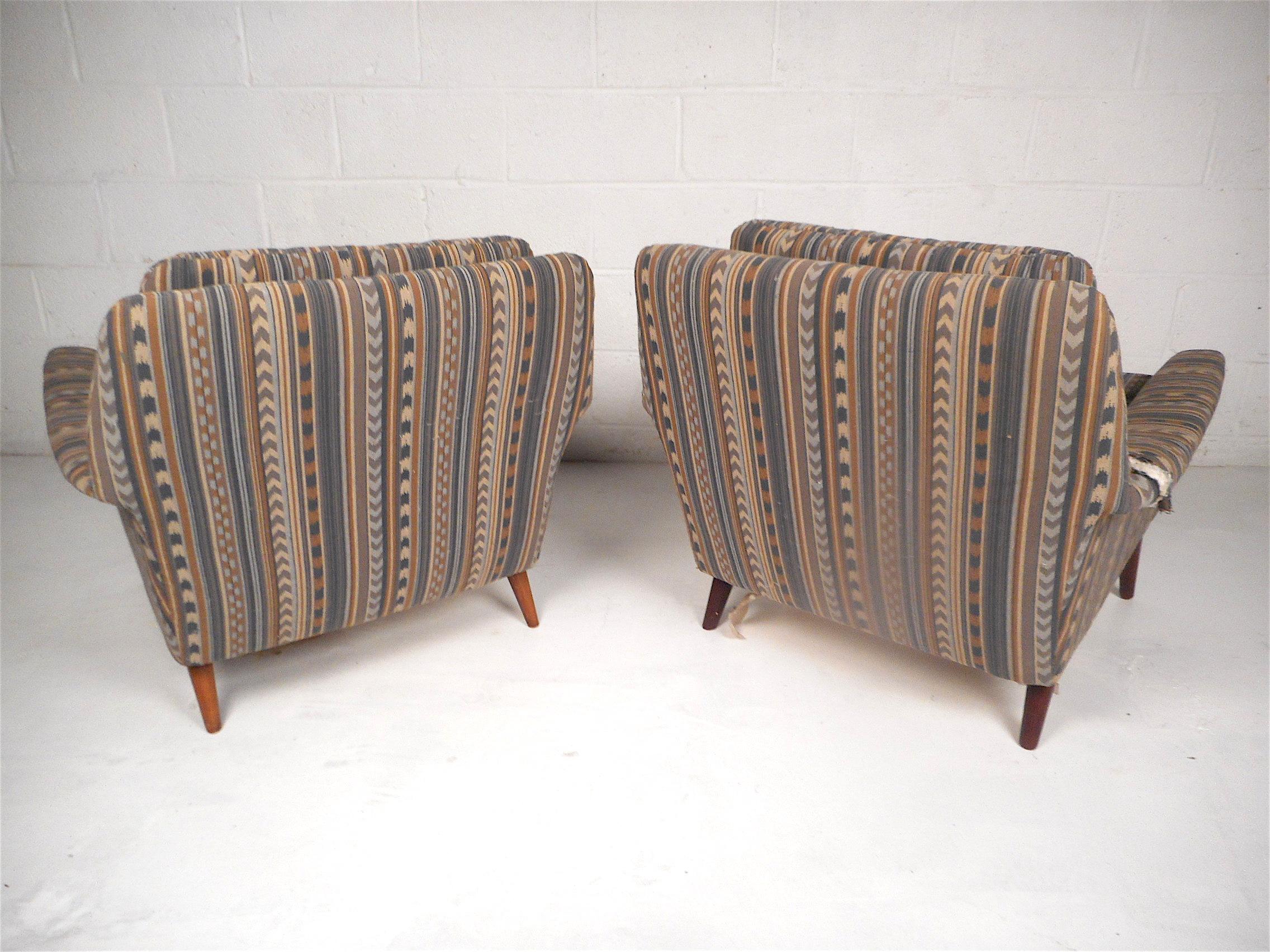 20th Century Pair of Midcentury Lounge Chairs