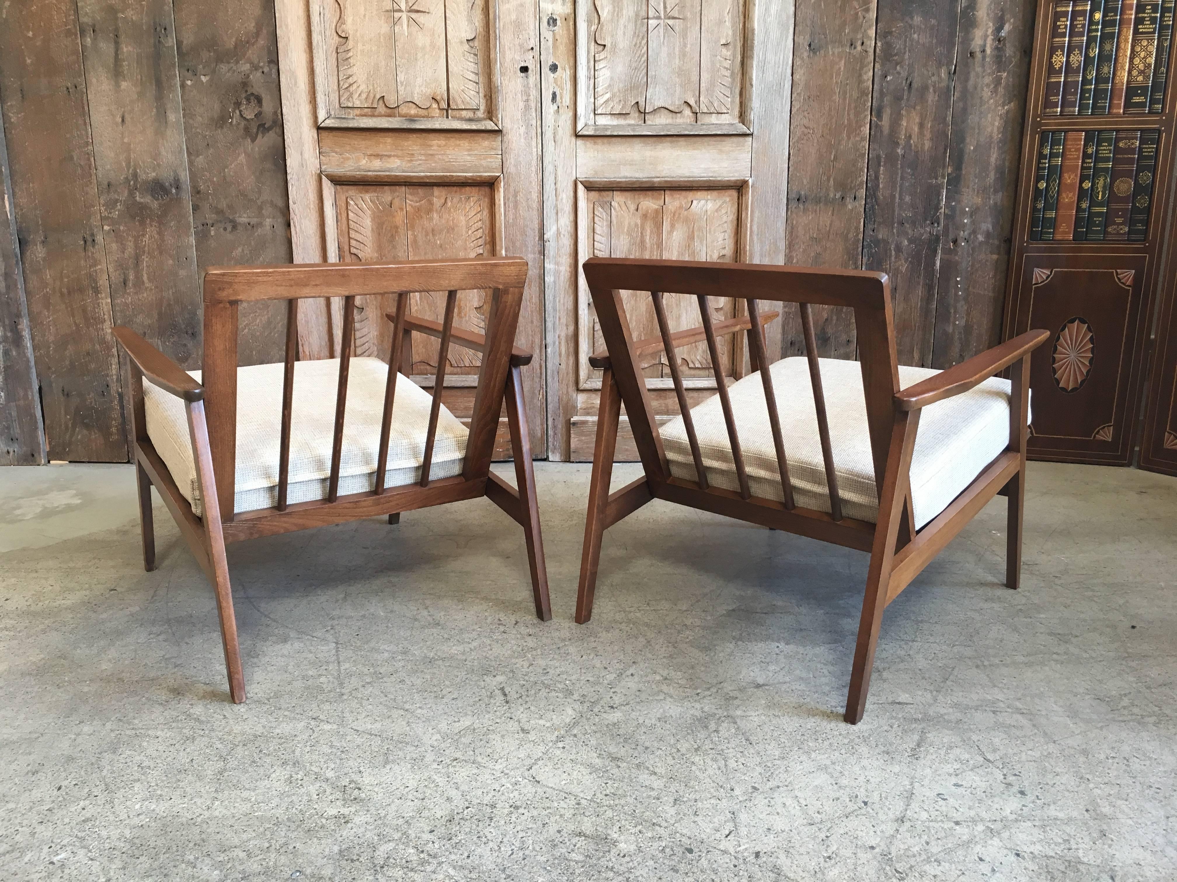 Pair of Mid-Century Lounge Chairs 4