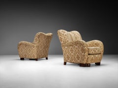 Coppia di poltrone da salotto di metà secolo con rivestimento floreale beige, anni ’40