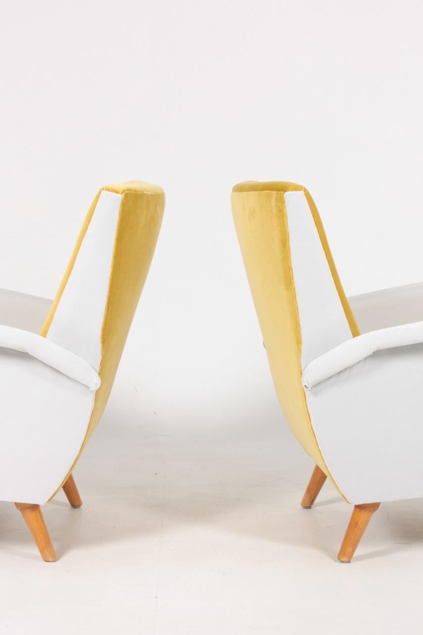 Pair of Midcentury Lounge Chairs in French Velvet by Gio Ponti, 1950s (Italienisch)