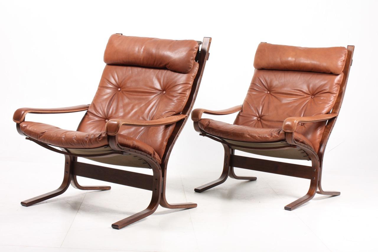 Scandinavian Modern Pair of Midcentury Lounge Chairs in Leather by Ingmar Relling