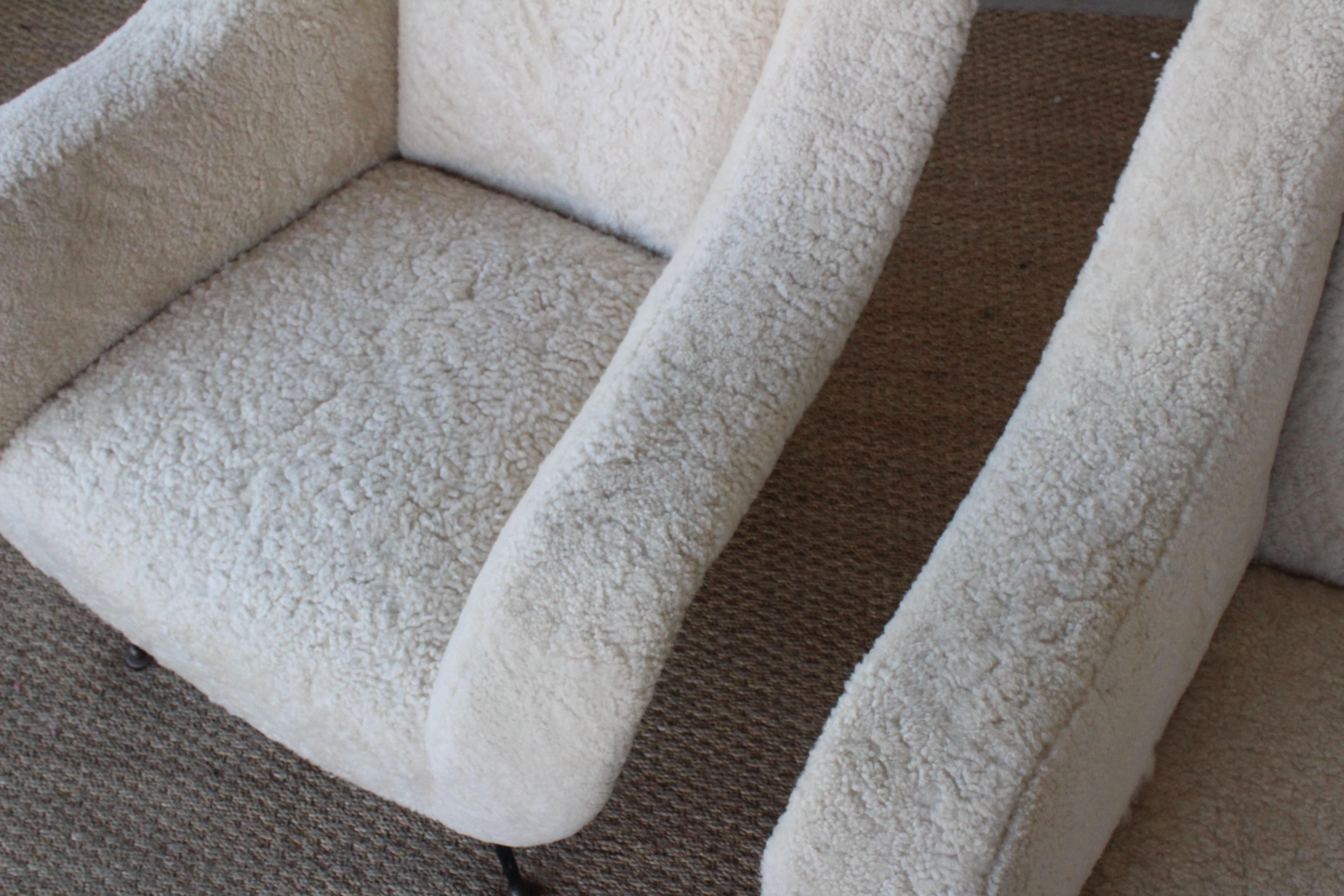 Pair of Mid Century Lounge Chairs in Sheepskin, Italy, 1950s 5