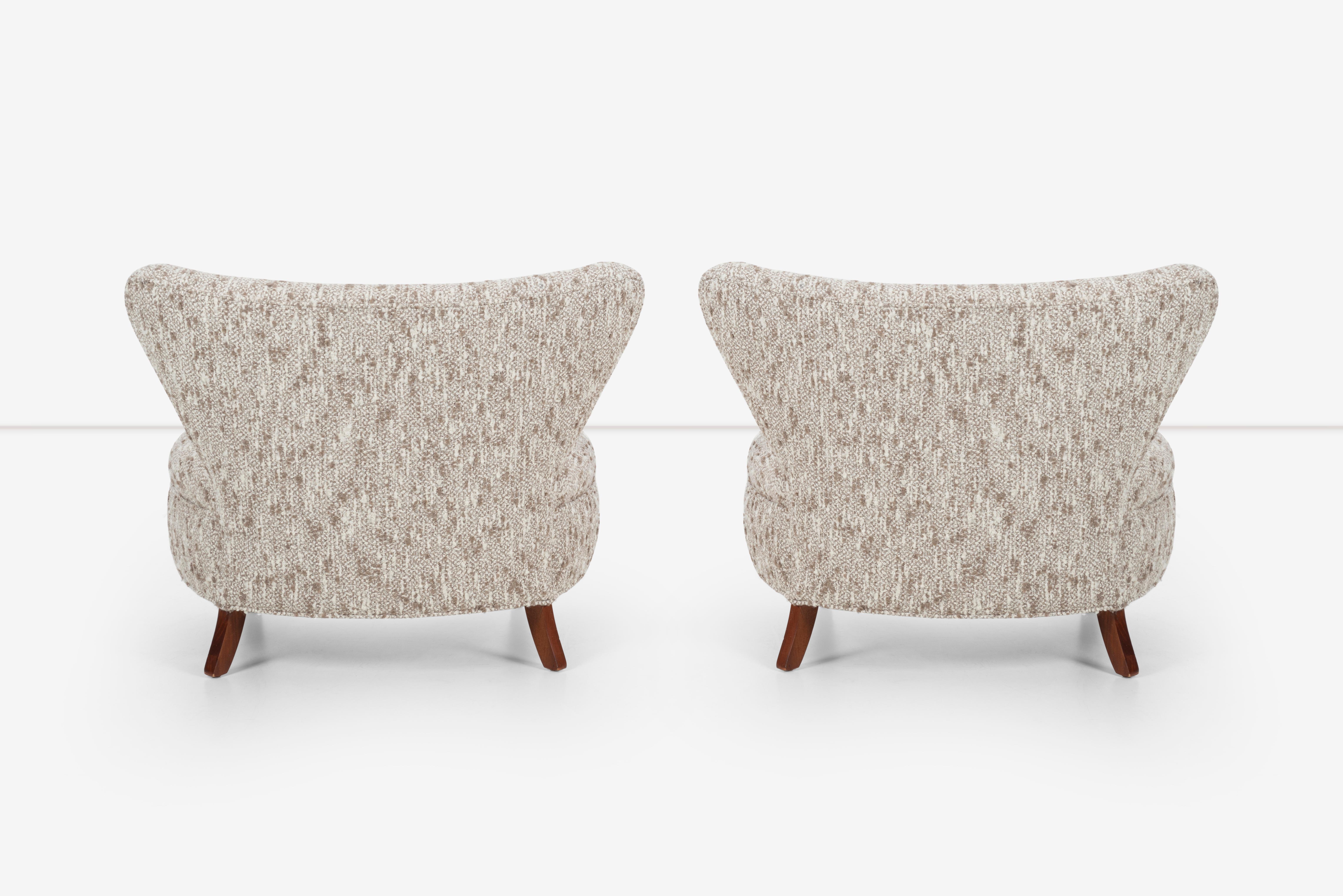 Pair of Mid-Century Lounge Chairs in the Style of Edward Wormley For Sale 1