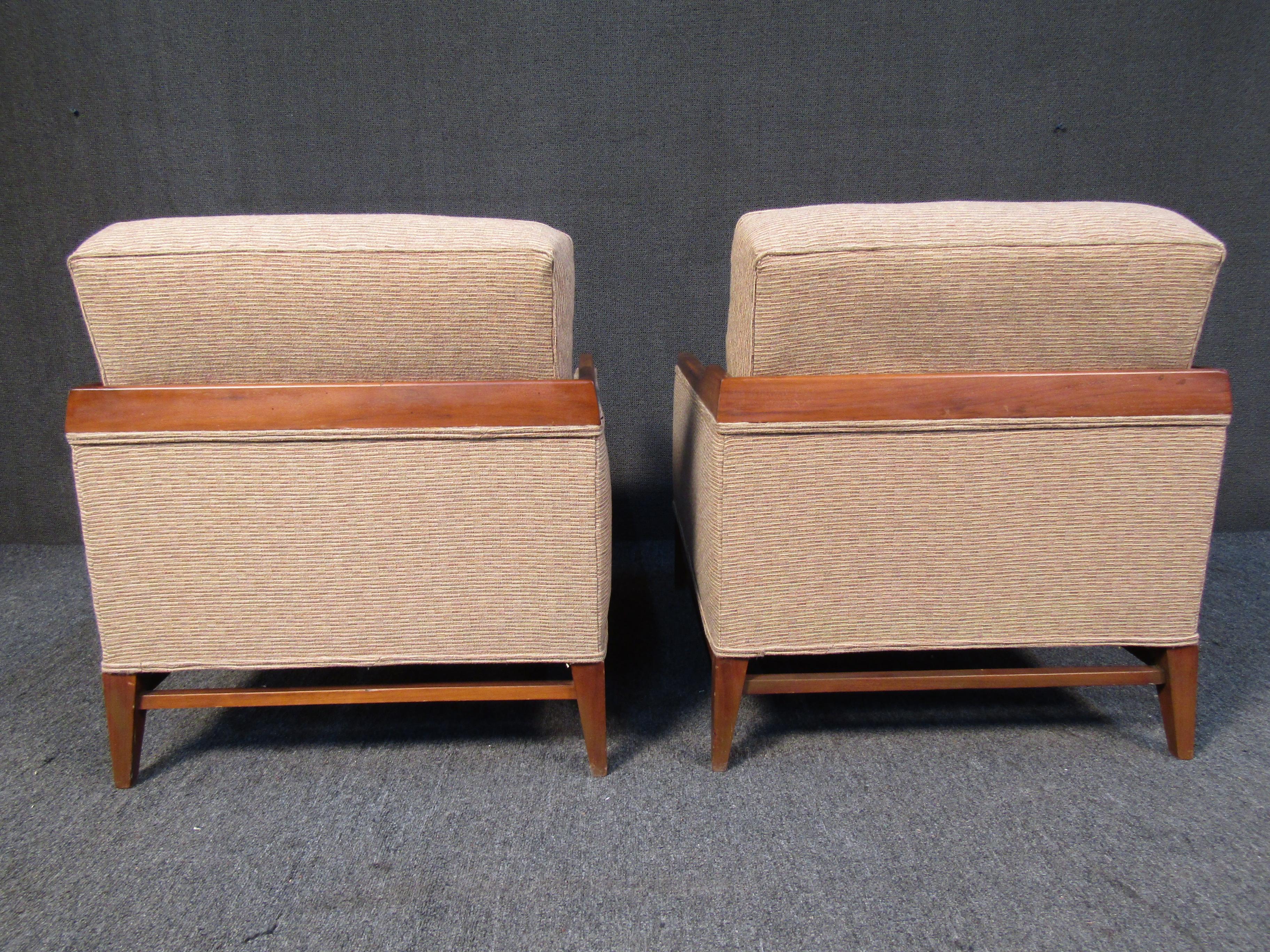 20th Century Pair of Mid-Century Lounge Chairs in the Style of Paul McCobb For Sale