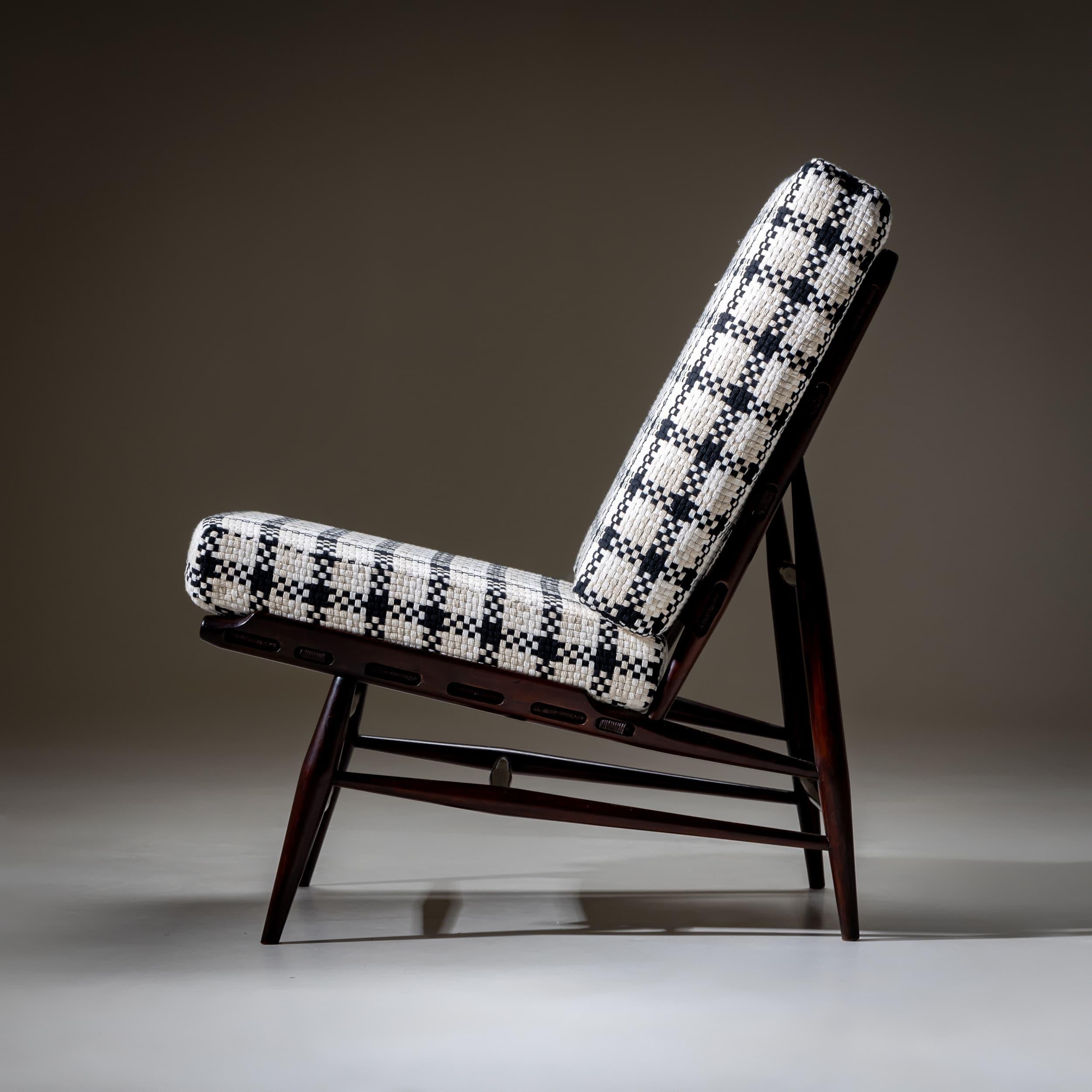 Italian Pair of Mid-Century Lounge Chairs, Italy, 1950s For Sale