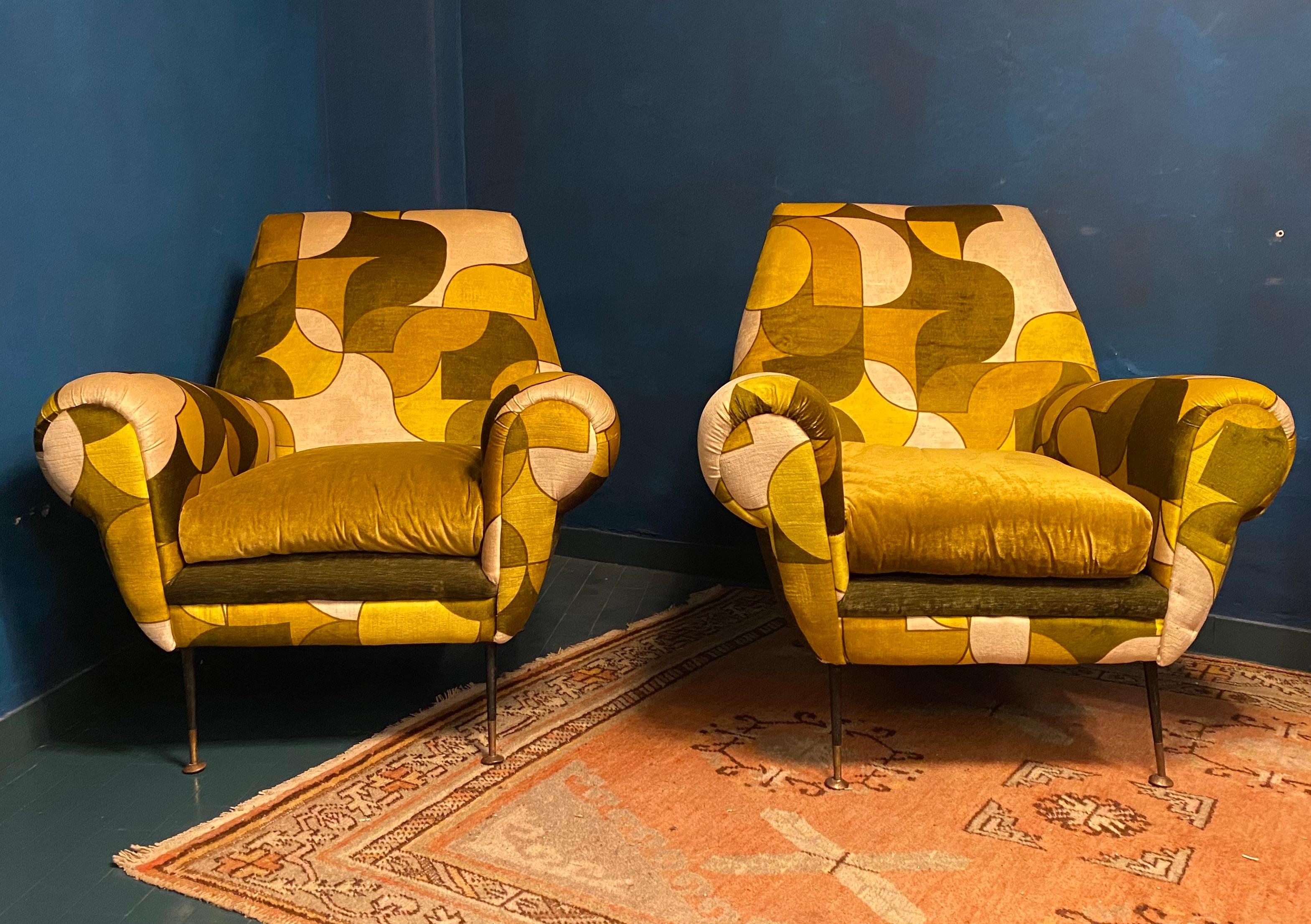 Paar Loungesessel oder Sessel aus der Mitte des Jahrhunderts von Gigi Radice Italien 1950' (Holz) im Angebot