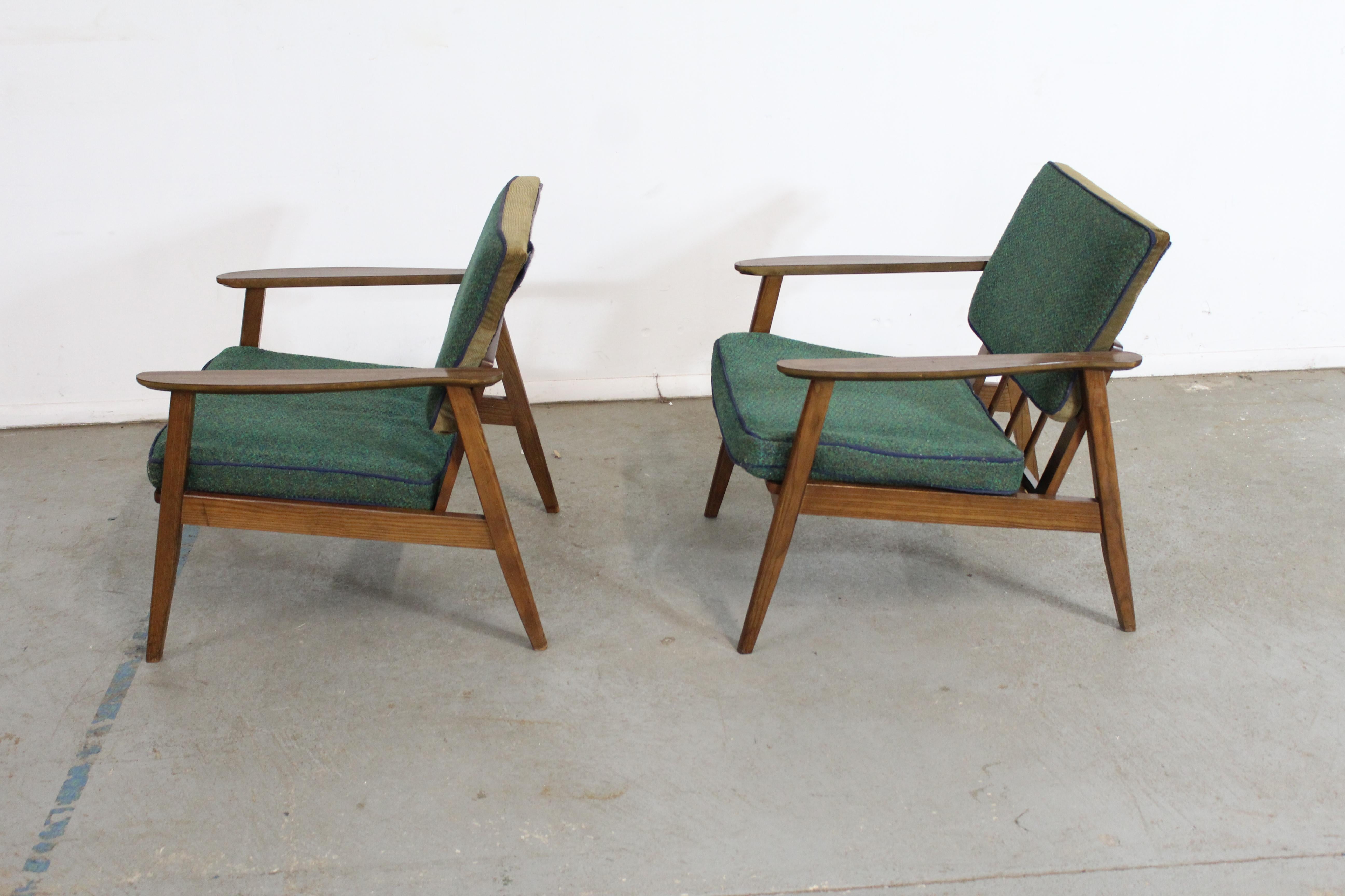 Pair of Mid-Century Lounge Chairs Walnut Open Arm Lounge Chairs For Sale 6