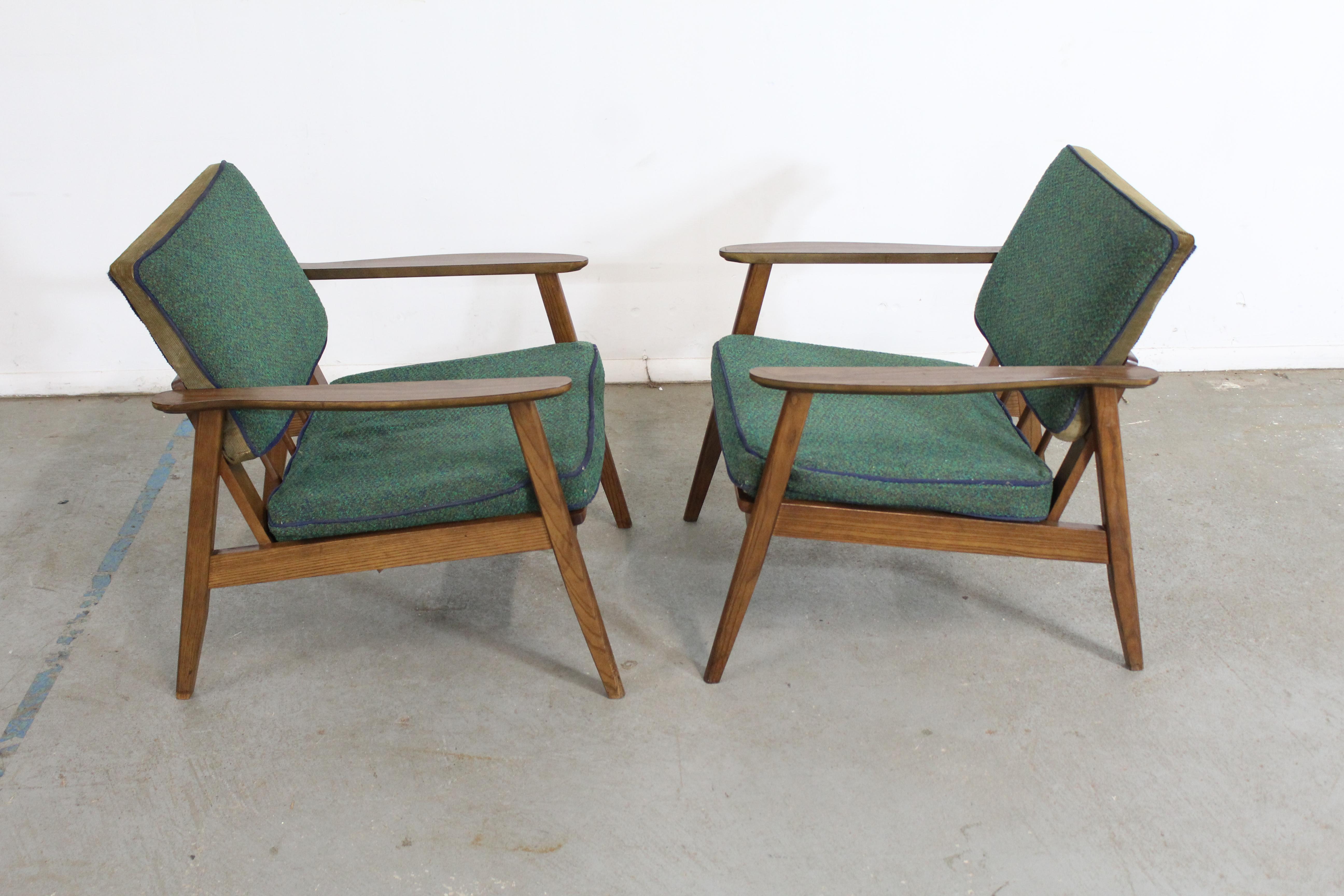 Unknown Pair of Mid-Century Lounge Chairs Walnut Open Arm Lounge Chairs For Sale