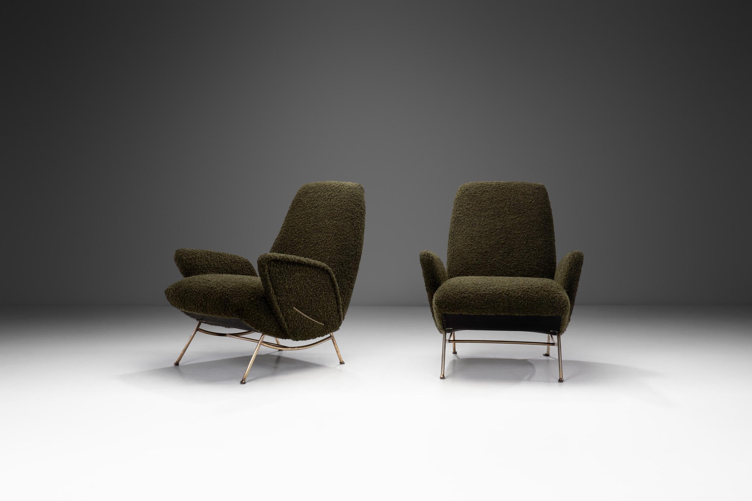 Italian Pair of Midcentury Lounge Chairs with Metal Legs by Nino Zoncada, Italy, 1950s For Sale