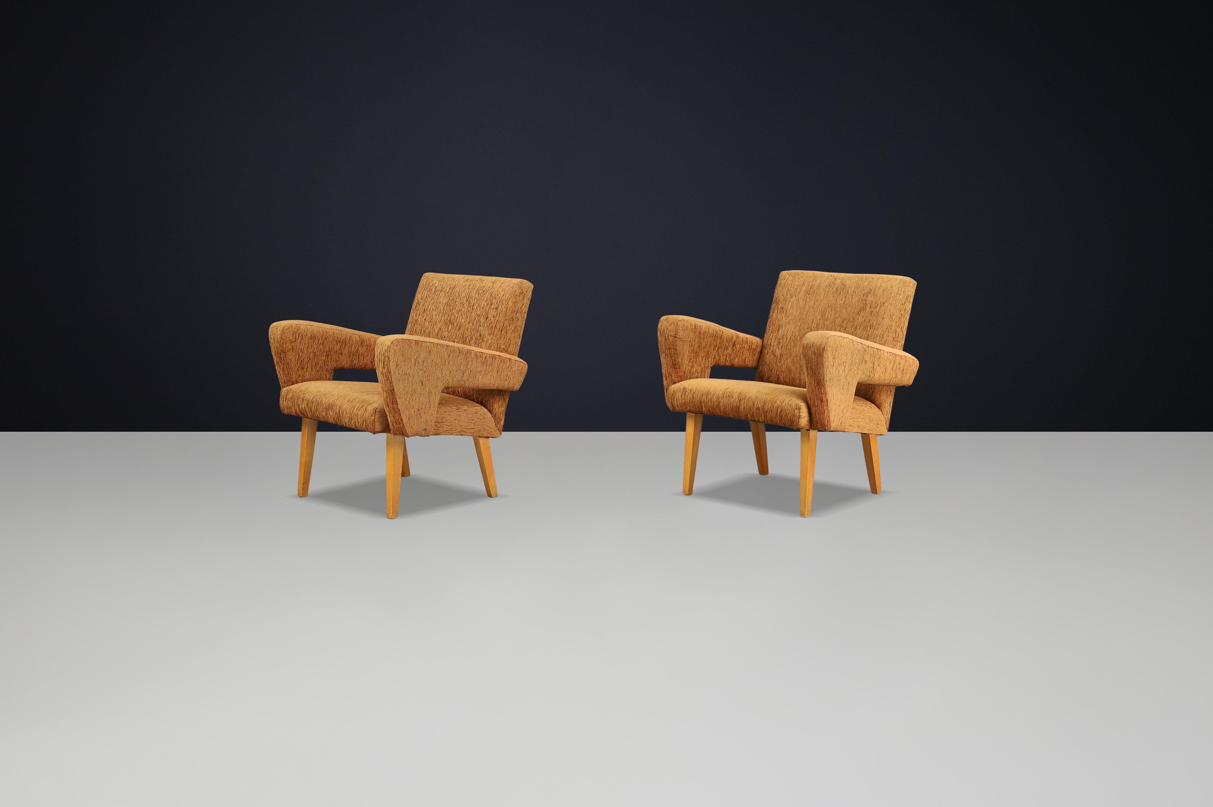 Paar Loungesessel aus der Mitte des Jahrhunderts mit Originalpolsterung, 1960er Jahre Tschechische Republik (Moderne der Mitte des Jahrhunderts) im Angebot