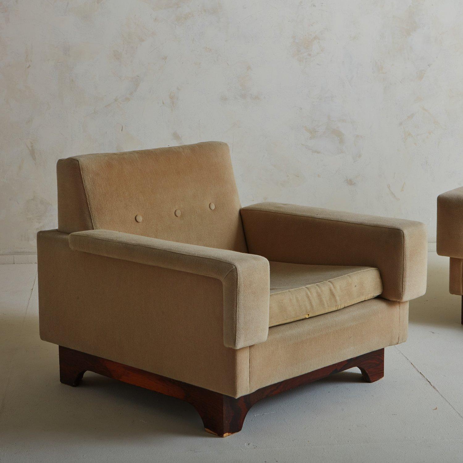 Mid-20th Century Pair of Mid-Century Lounge Chairs with Wood Base by Saporiti, Italy 1960s 