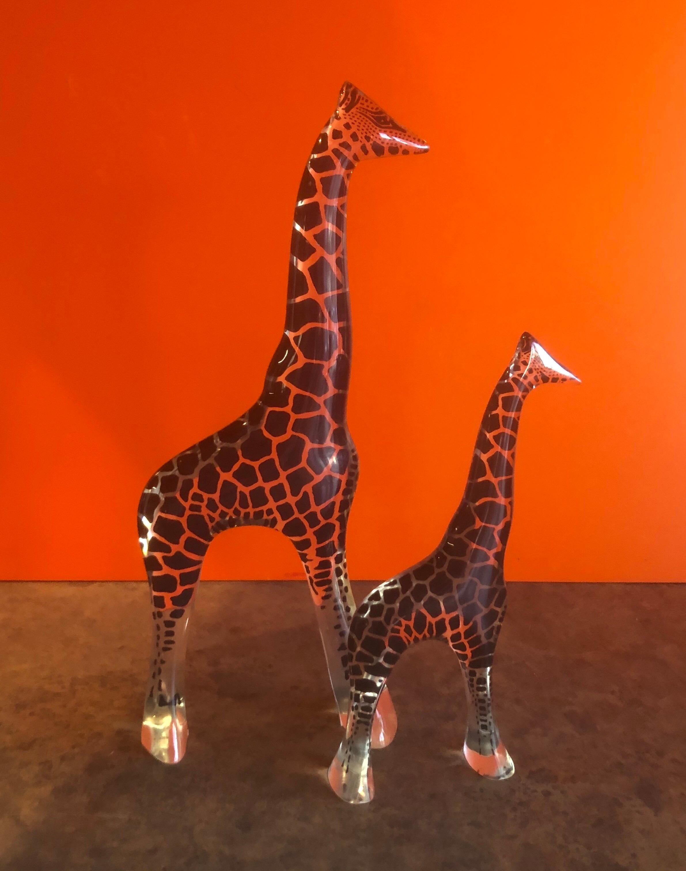 Pair of midcentury Lucite giraffe sculptures by Brazilian artist Abraham Palatnik, circa 1960s. Palatnik was a Pioneer in the 