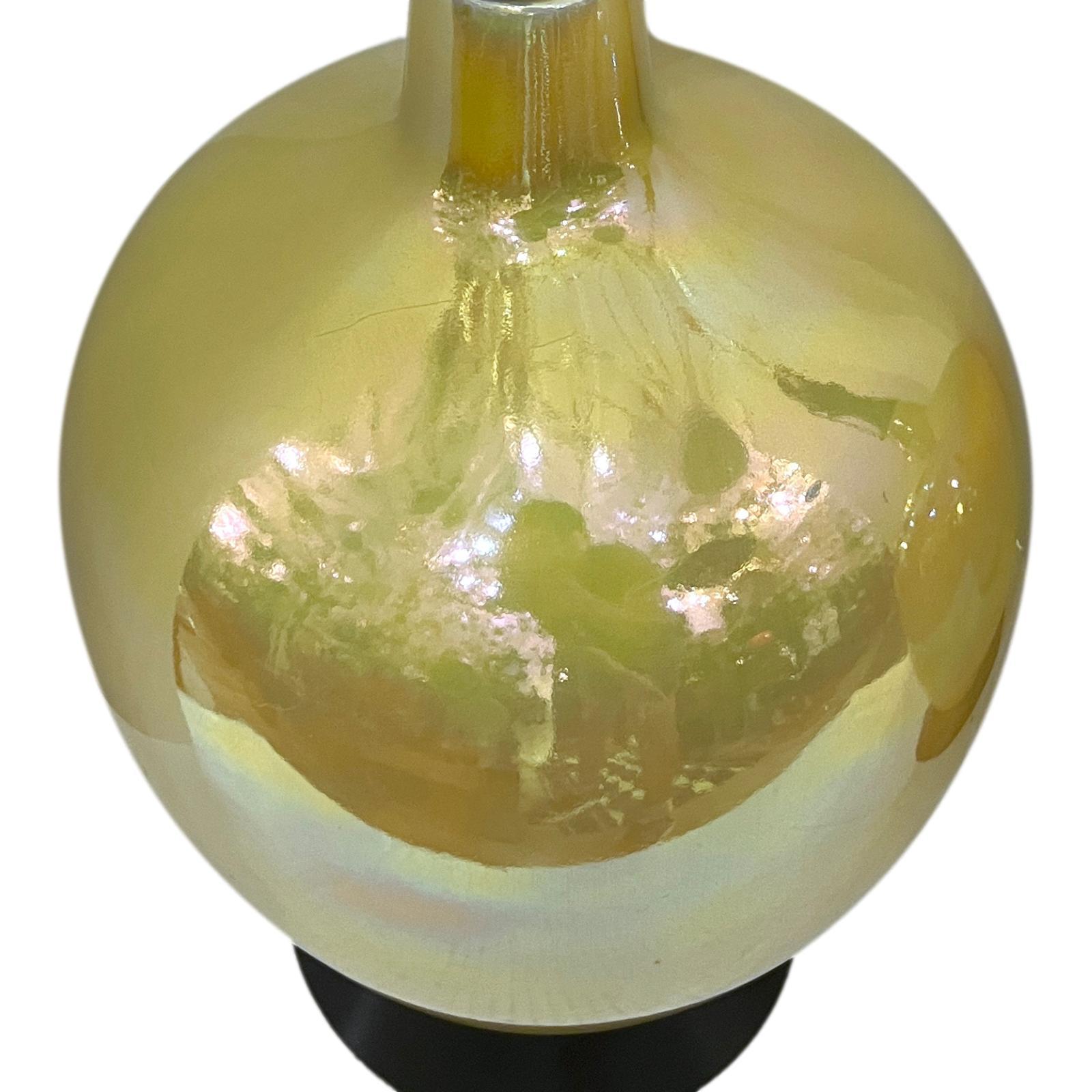 Paire de lampes de table lustrées du milieu du siècle dernier Bon état - En vente à New York, NY