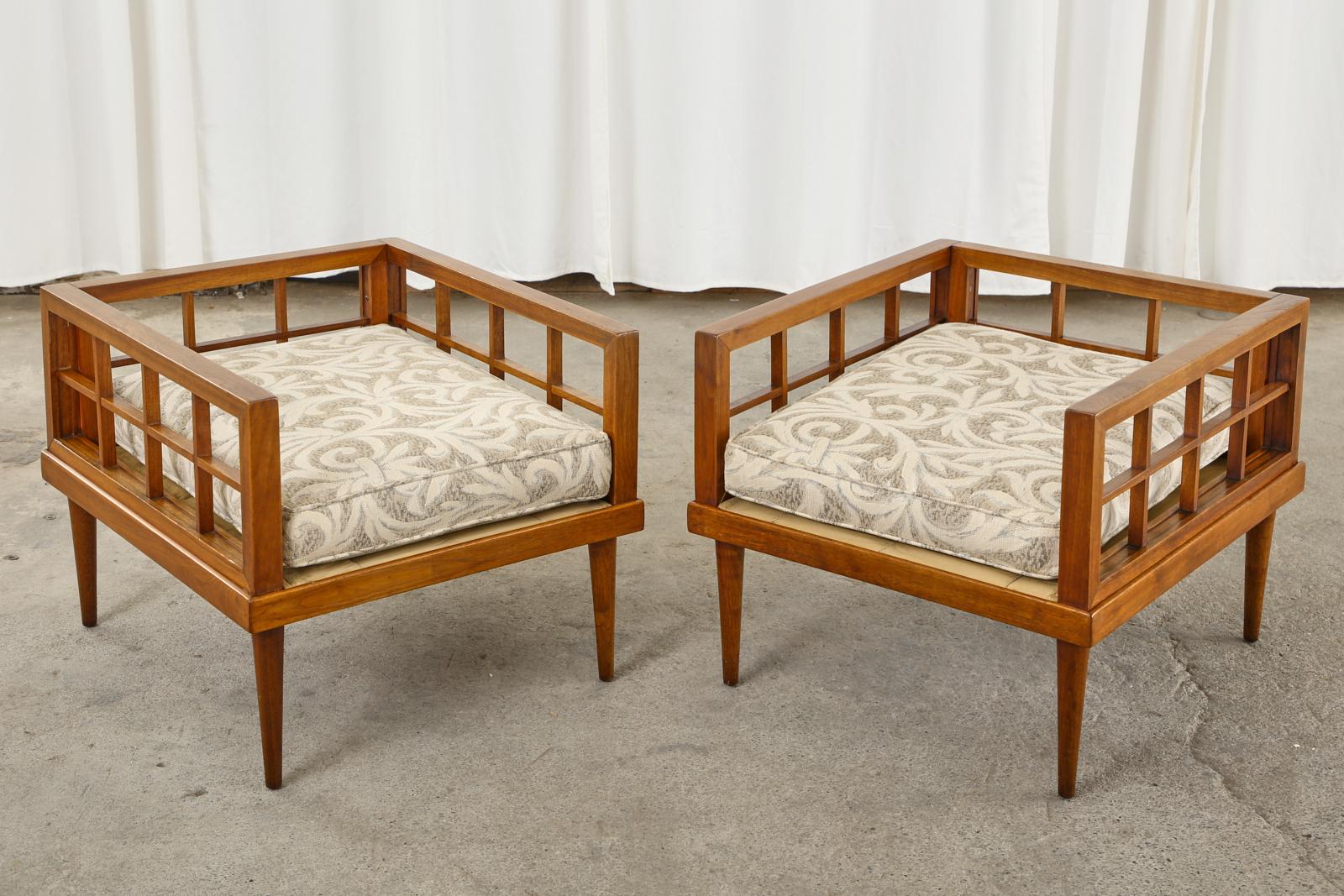 Hand-Crafted Pair of Mid-Century Mahogany Cube Chairs by Henredon For Sale