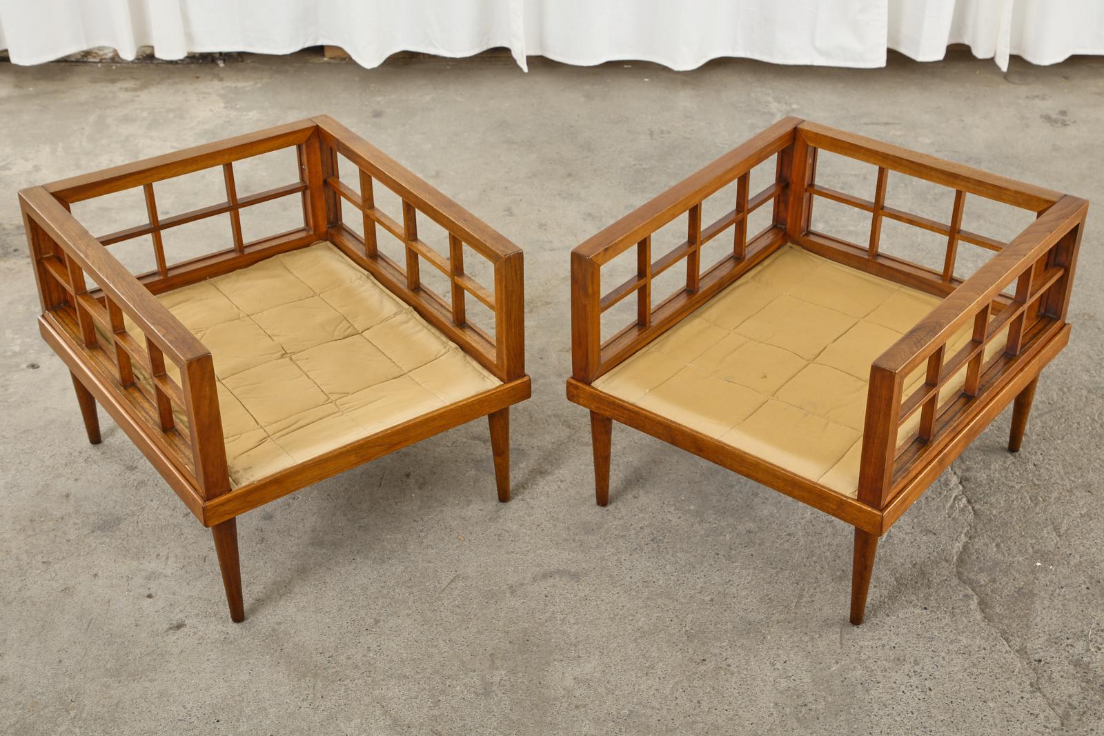 Pair of Mid-Century Mahogany Cube Chairs by Henredon In Good Condition For Sale In Rio Vista, CA