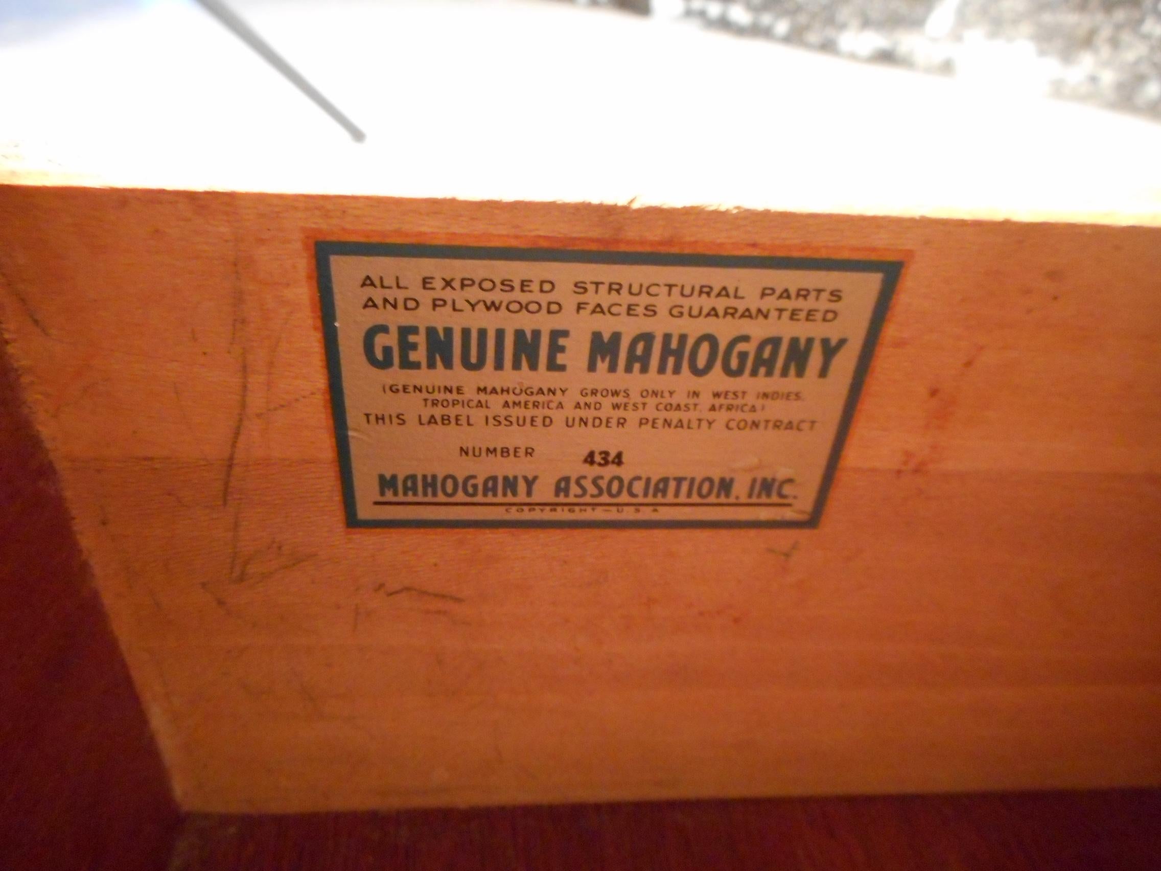 Mid-20th Century Pair of Midcentury Mahogany Nightstands