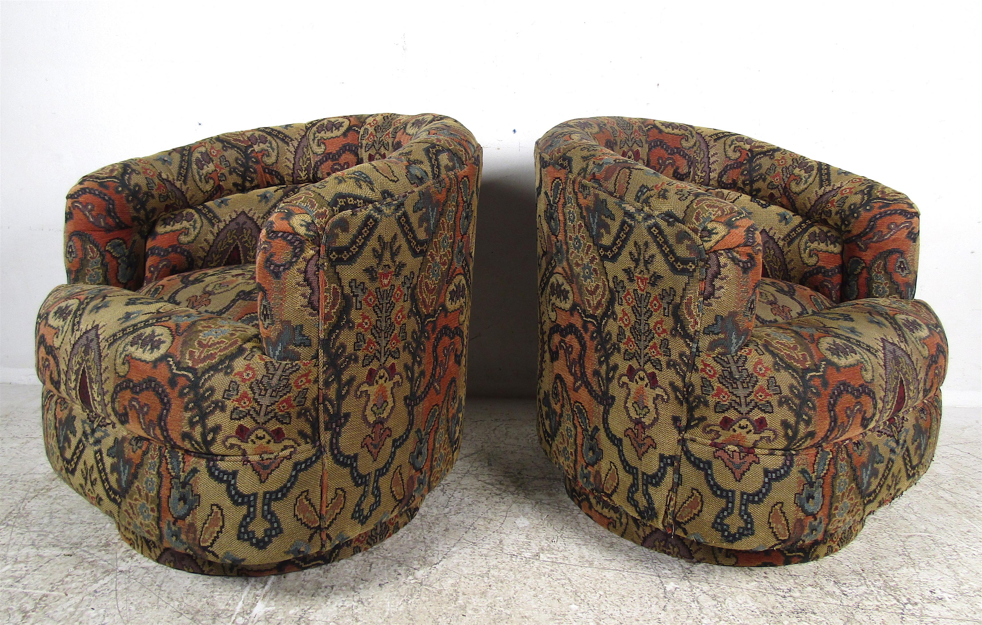 Mid-Century Modern Pair of Midcentury Milo Baughman Swivel Chairs for Thayer Coggin
