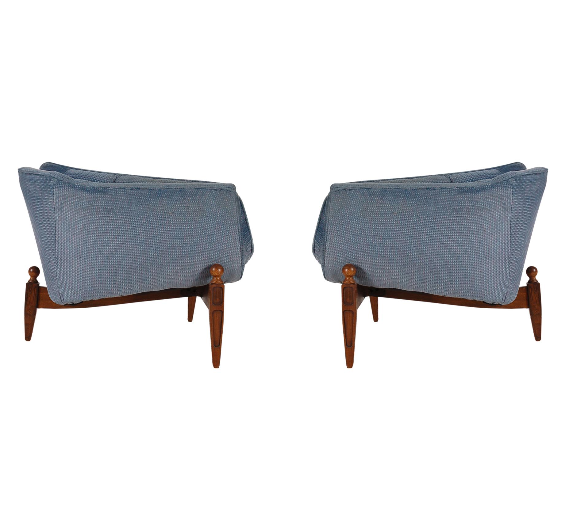Pair of Mid-Century Modern 3-Legged Barrel Back Club Chairs or Lounge Chairs 3