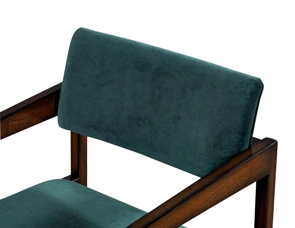 Pair of Mid-Century Modern Accent Armchairs For Sale 2