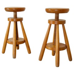 Paire de tabourets à vis en sapin pivotants et réglables, Italie, années 1960