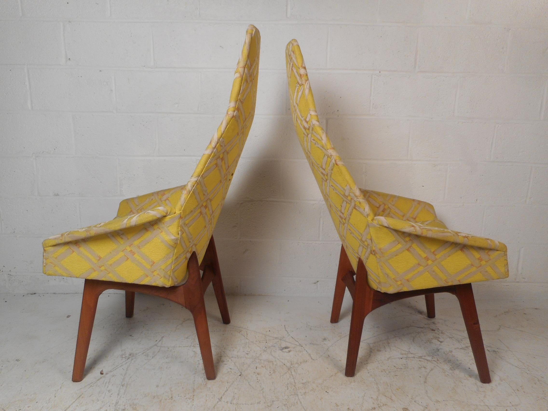 Late 20th Century Pair of Mid-Century Modern Adrian Pearsall Style Lounge Chairs For Sale