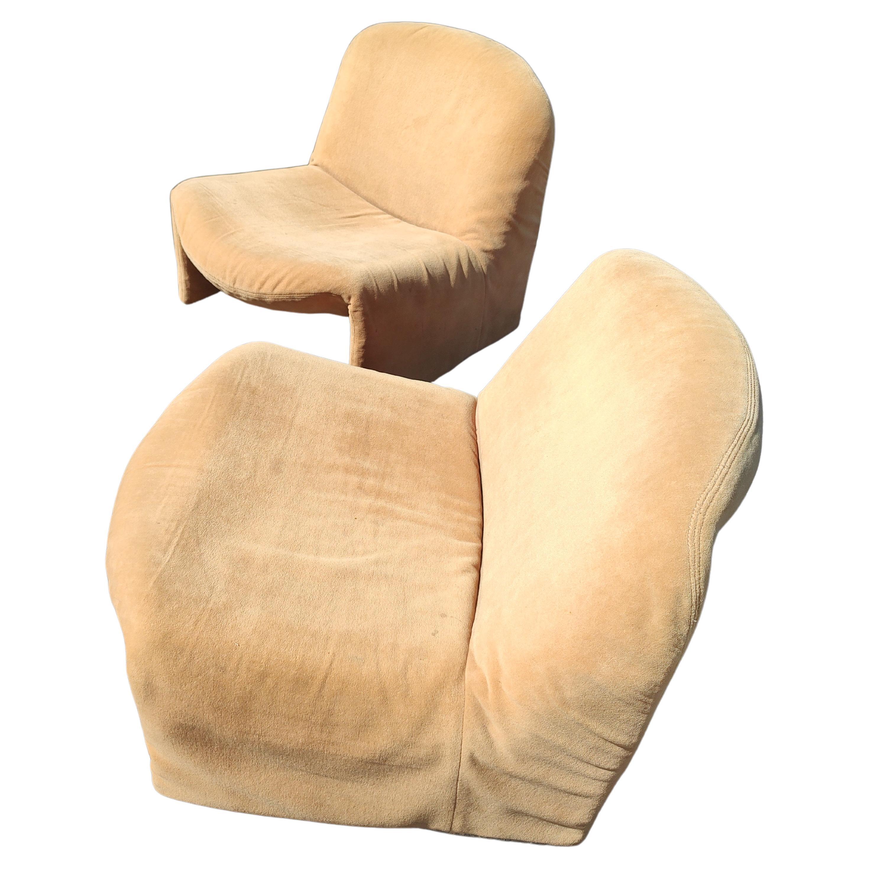 Pair of Mid Century Modern Alky Lounge Chairs Giancarlo Piretti for Artifort  For Sale 3