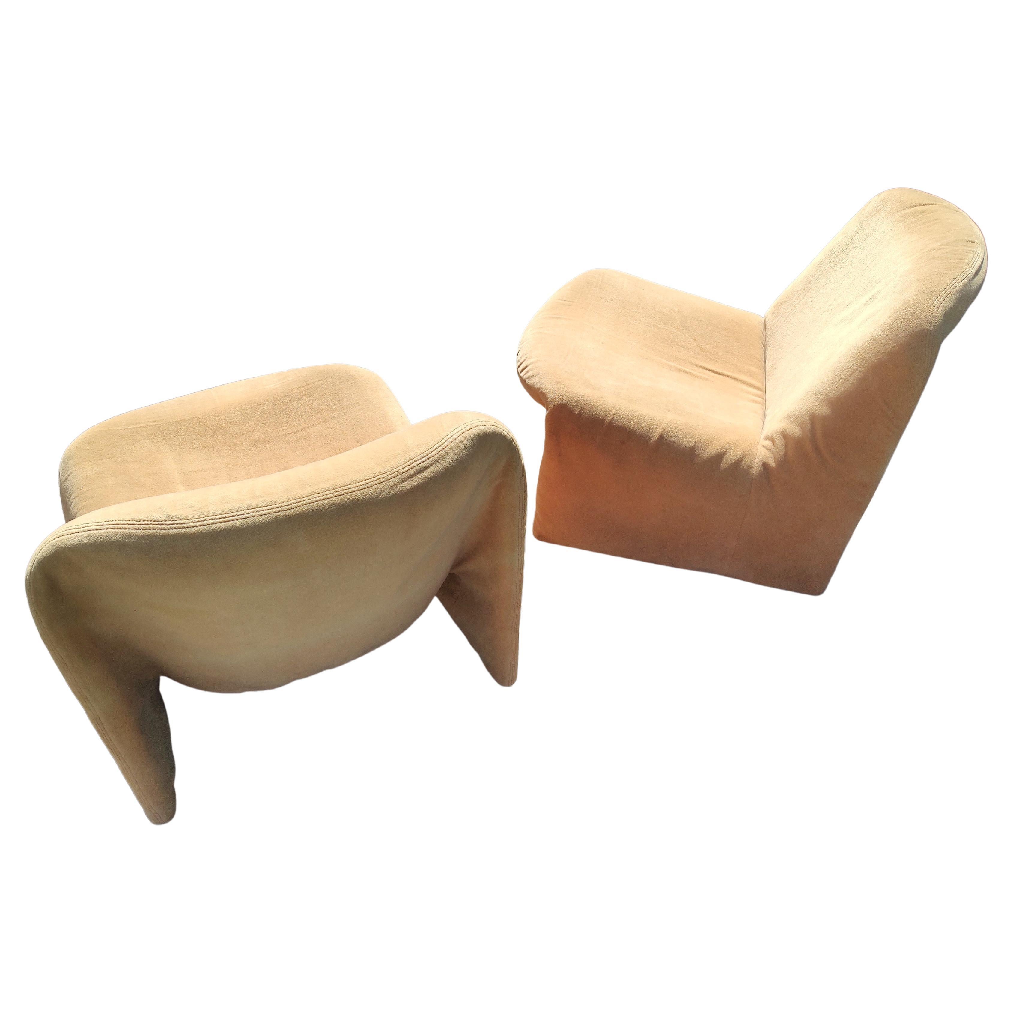 Italian Pair of Mid Century Modern Alky Lounge Chairs Giancarlo Piretti for Artifort  For Sale