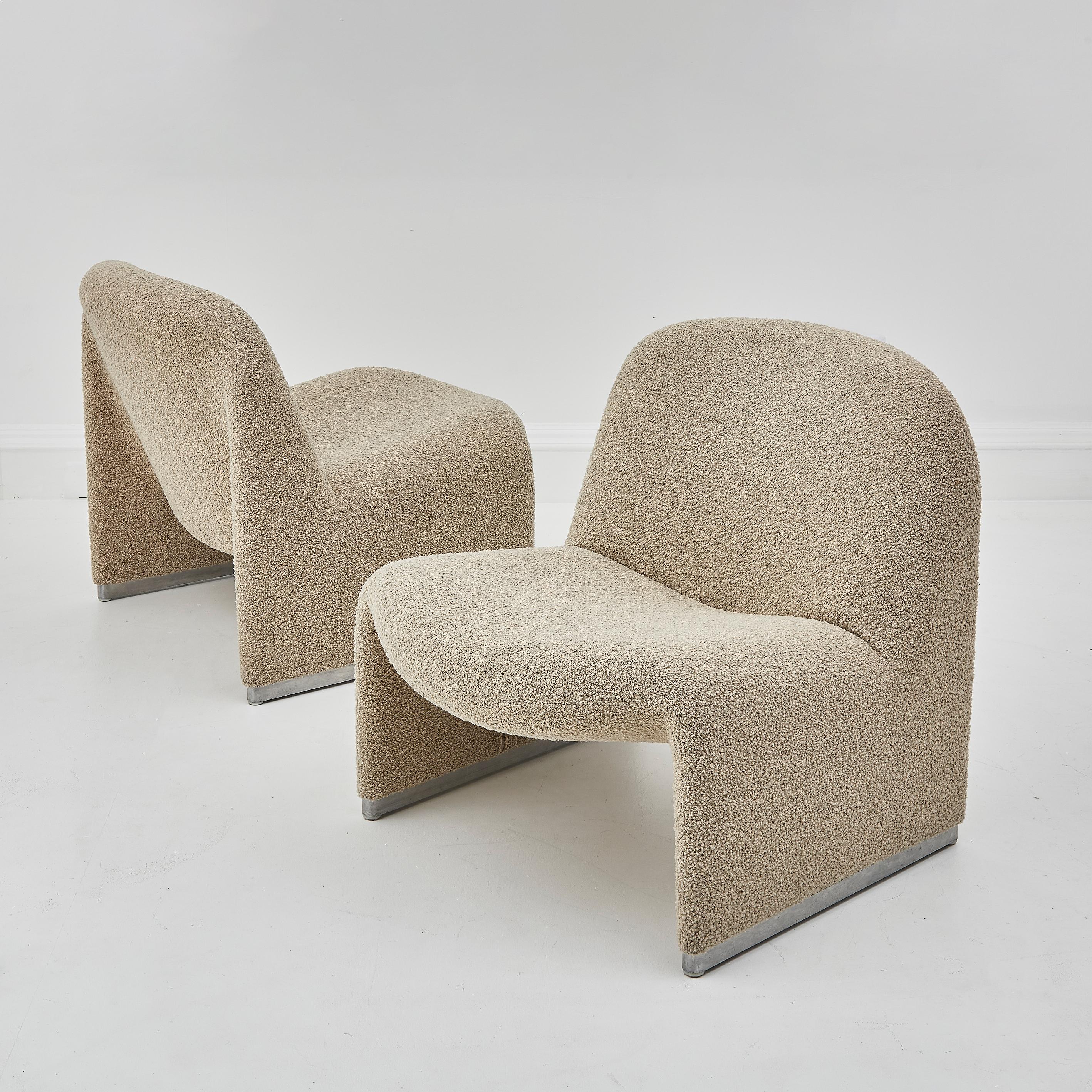 Paire de chaises longues The Moderns en bouclé par Giancarlo Piretti en vente 4
