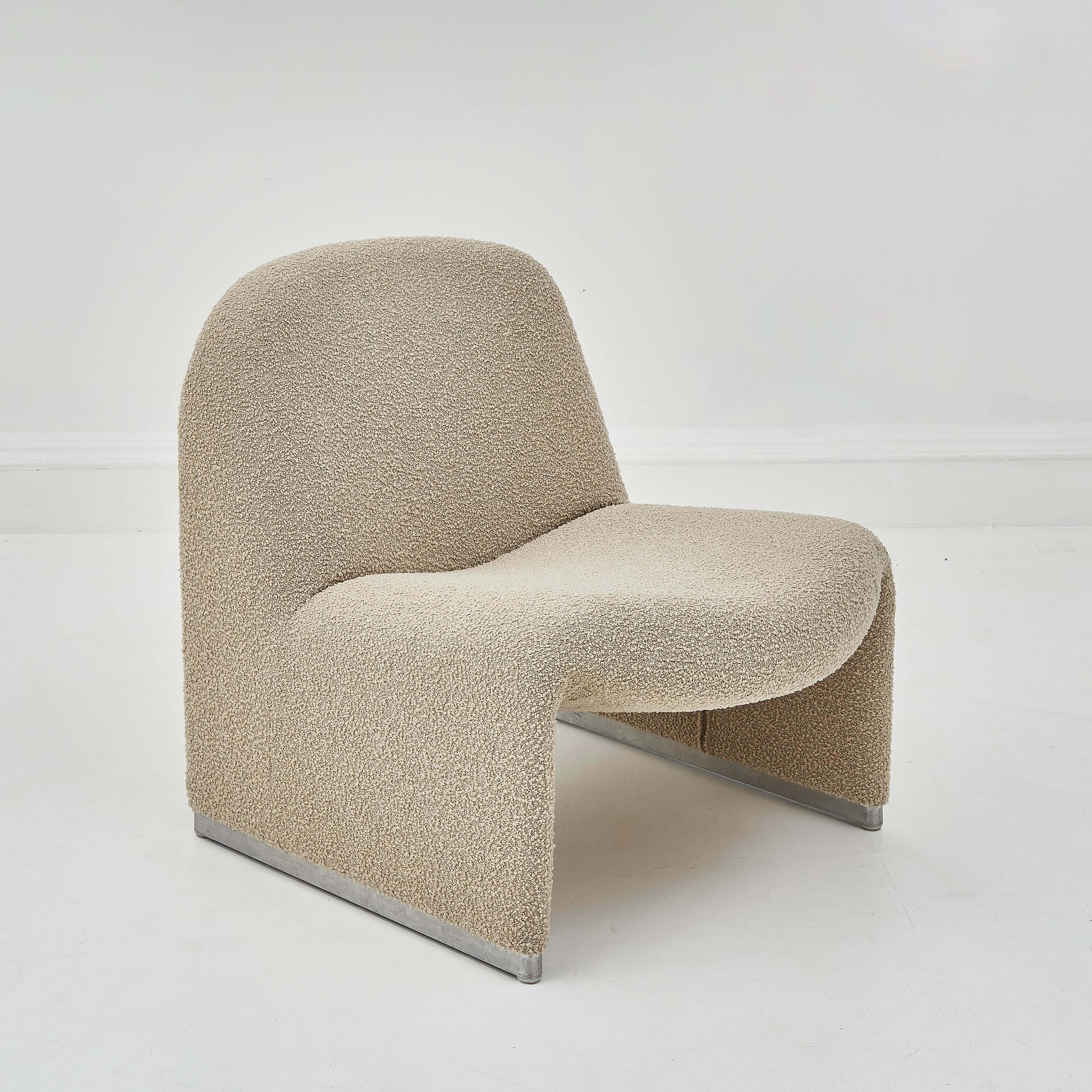 Paire de chaises longues The Moderns en bouclé par Giancarlo Piretti Bon état - En vente à London, GB