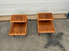 Coppia di tavolini a due piani di Andre Bus Lane Acclaim, della metà del secolo scorso