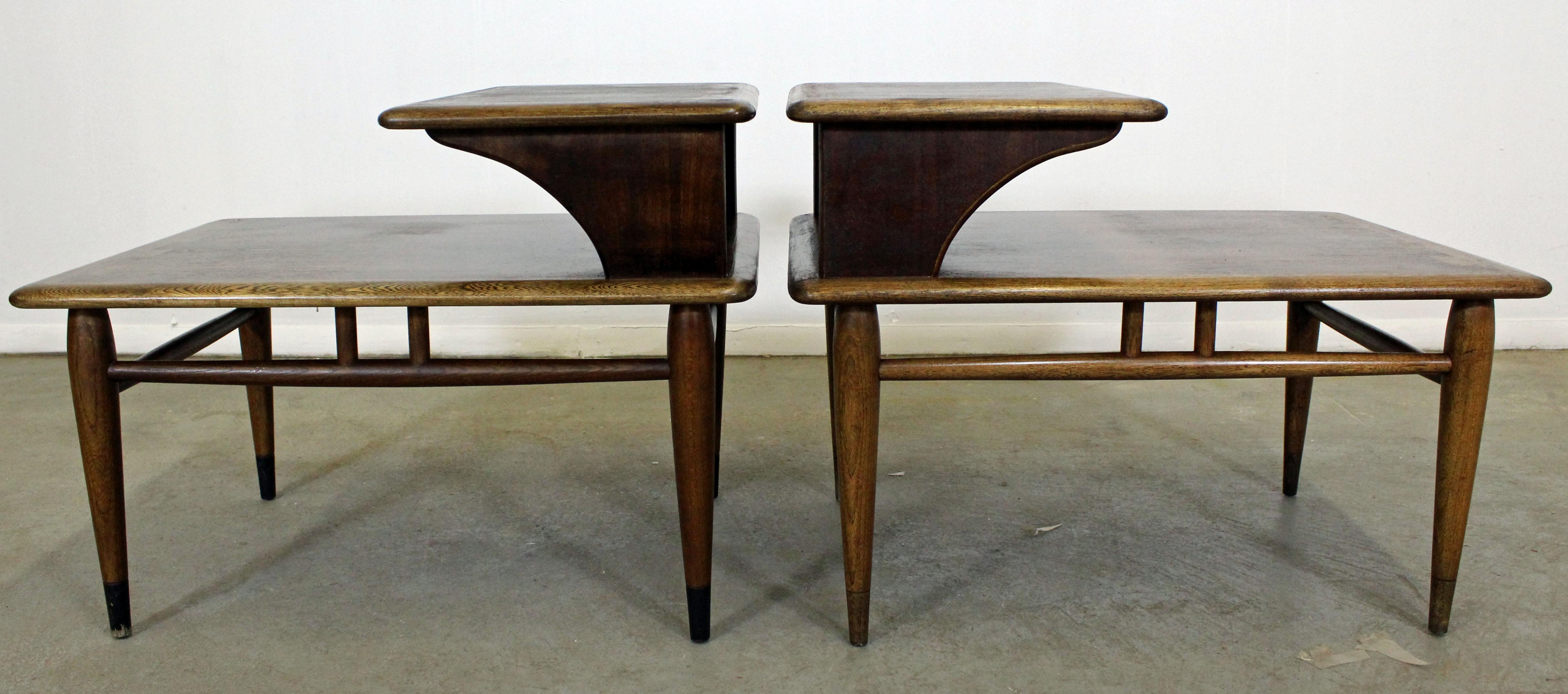 Pair of Mid-Century Modern Andre Bus Lane Acclaim 2-Tier End Tables In Good Condition In Wilmington, DE