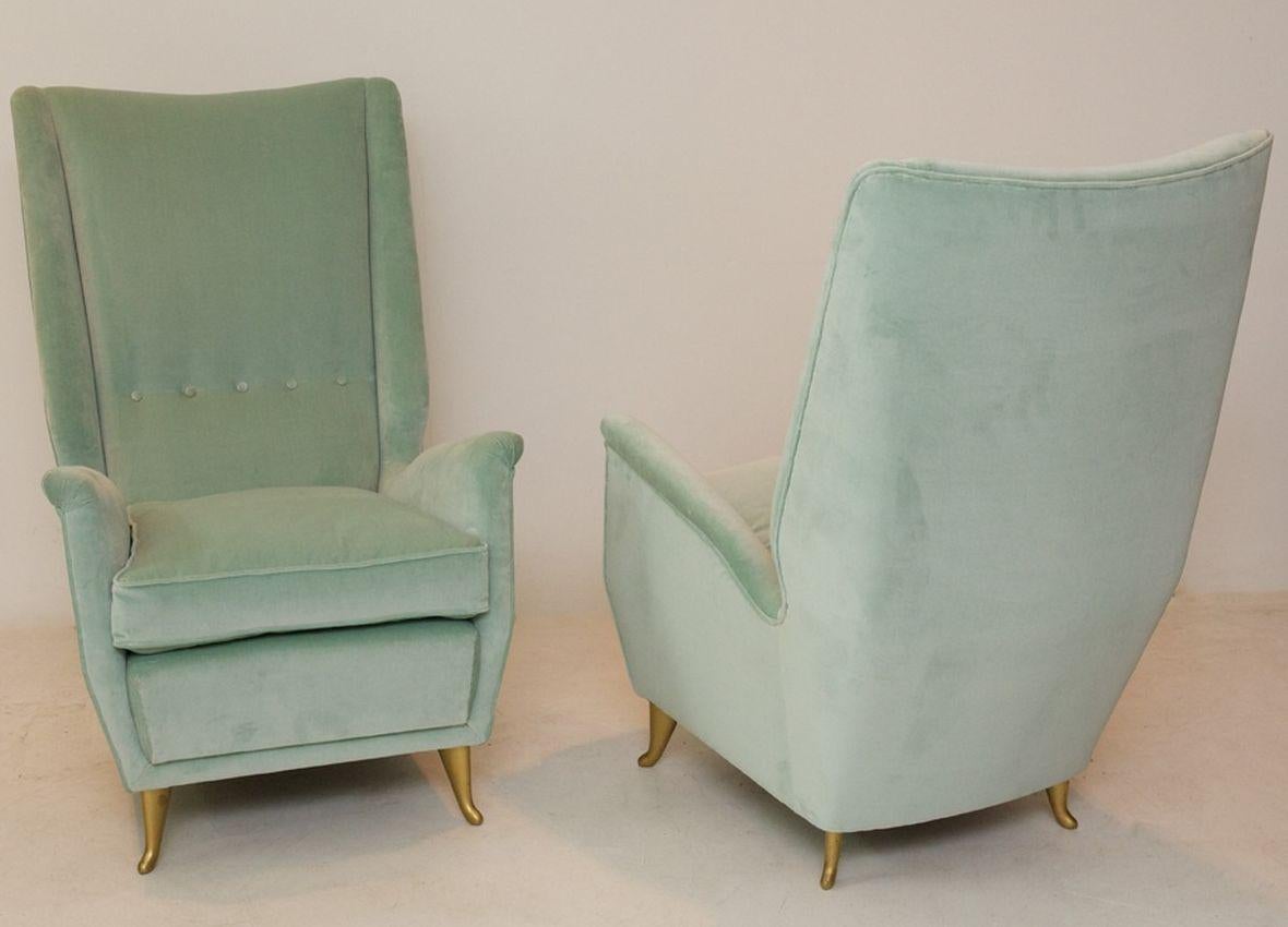 Italian Pair of Mid-Century Modern Armchairs by ISA from a Design by Gio Ponti For Sale