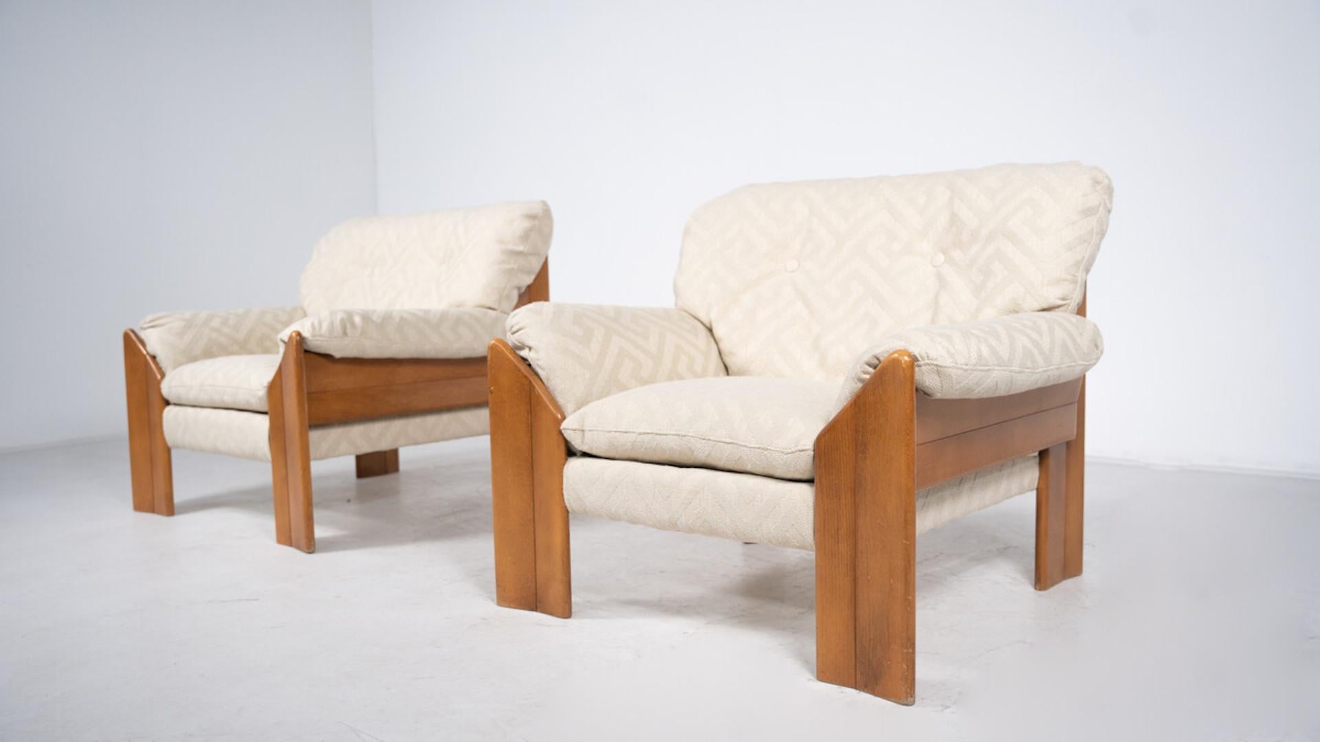 Paire de fauteuils modernes du milieu du siècle dernier par Sapporo pour Mobil Girgi en vente 3