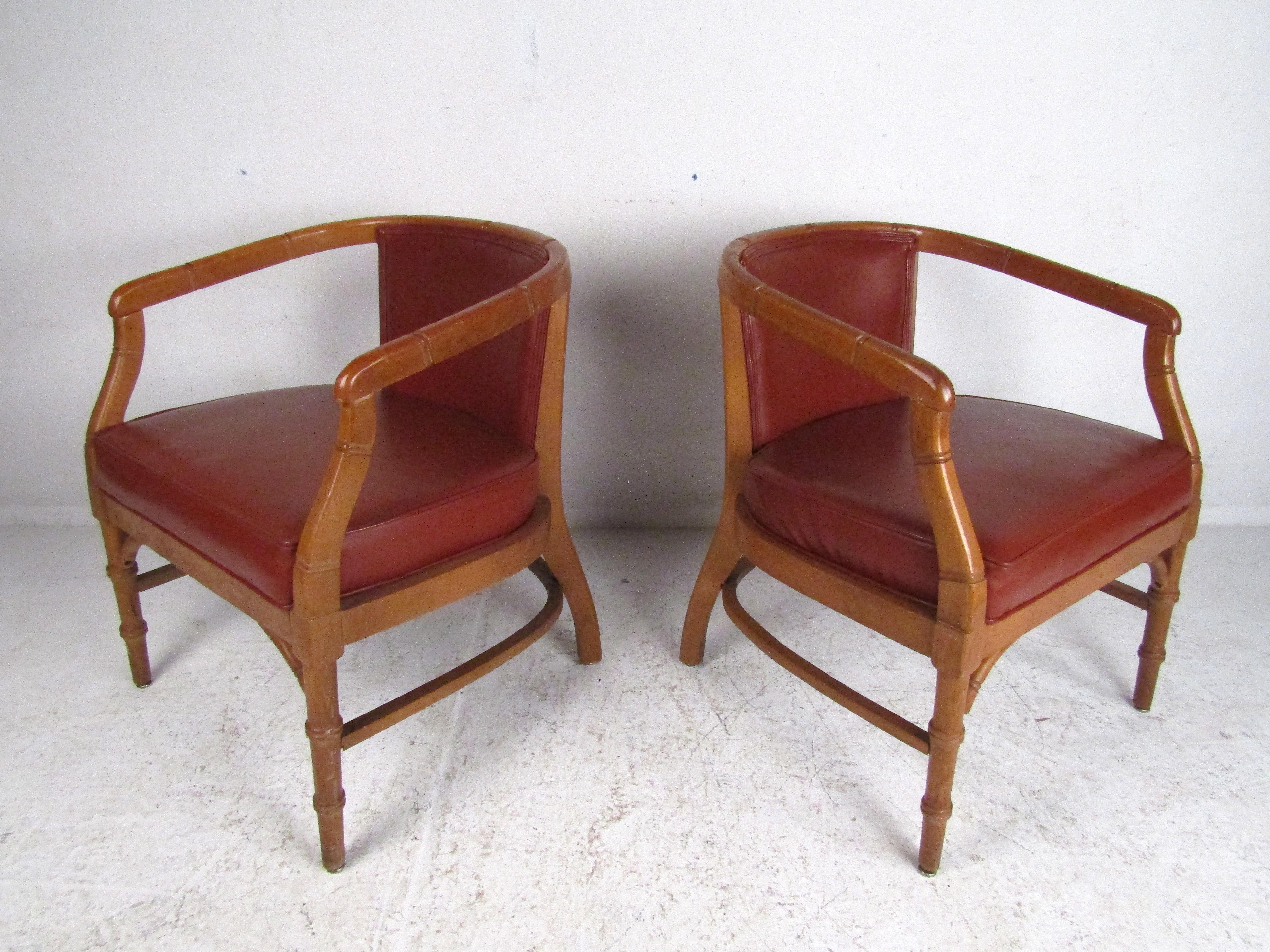Pair of Mid-Century Modern Armchairs In Fair Condition For Sale In Brooklyn, NY