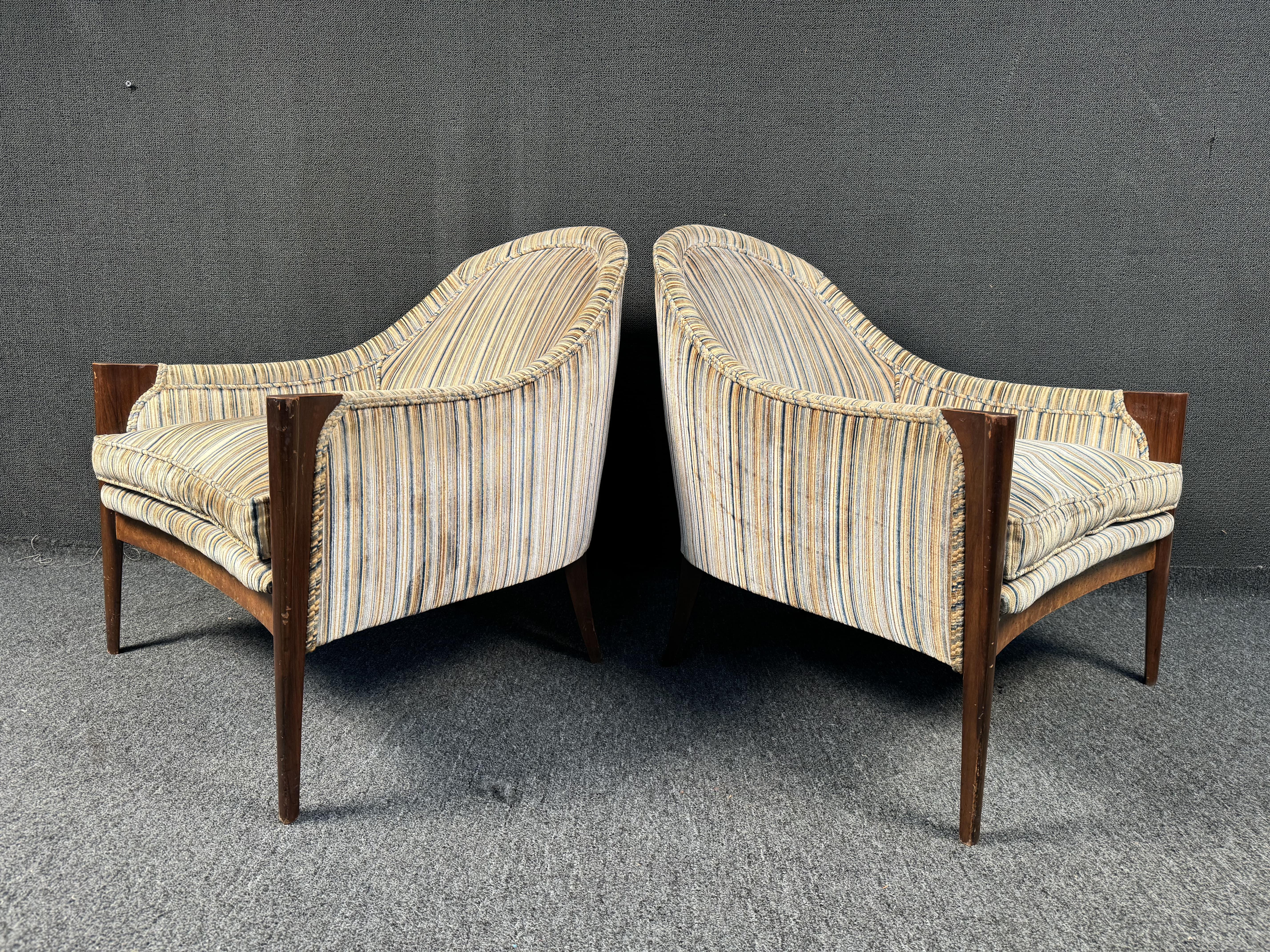 Pareja de sillones modernos de mediados de siglo siglo XX en venta