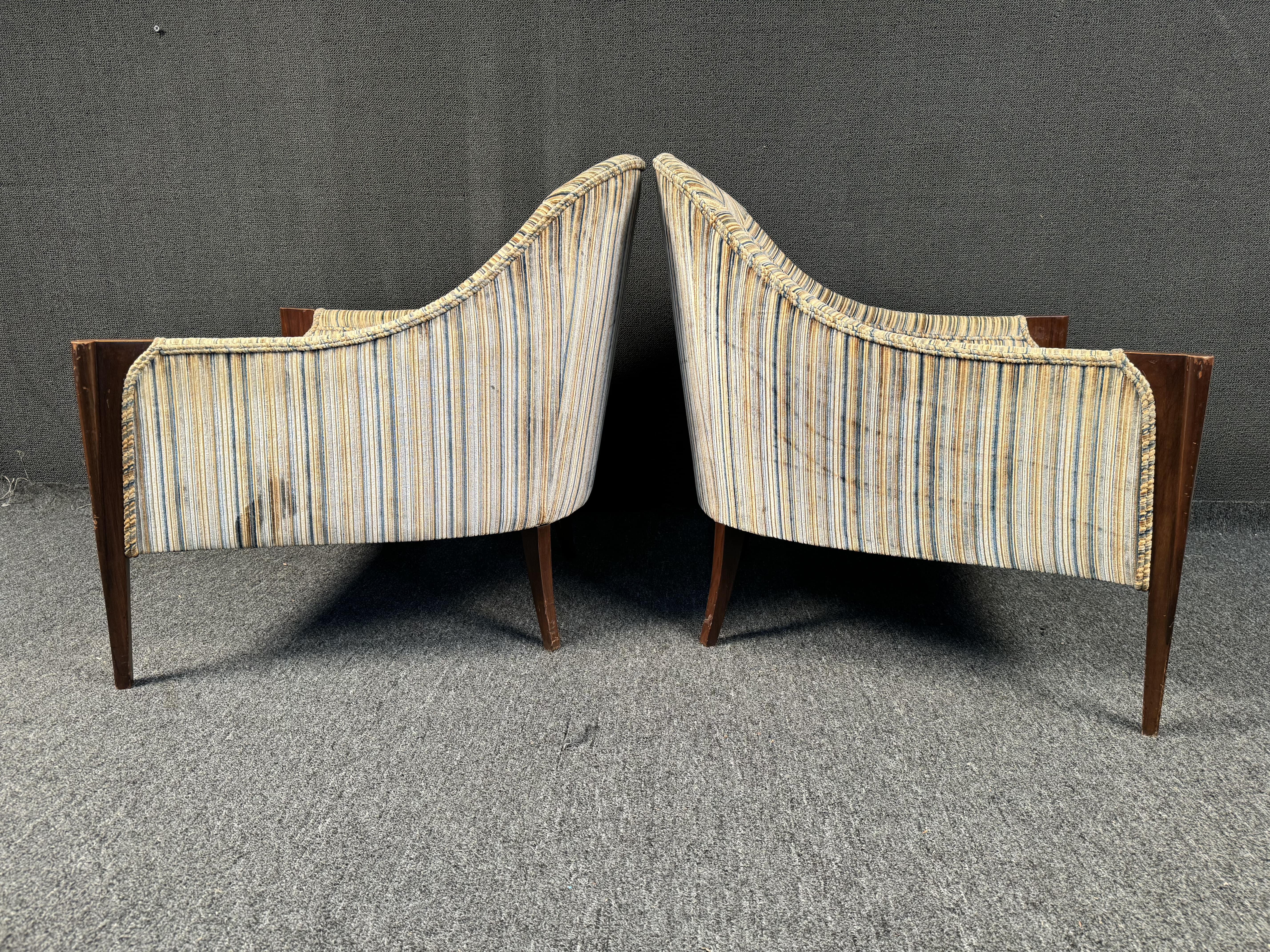 Pareja de sillones modernos de mediados de siglo Madera en venta