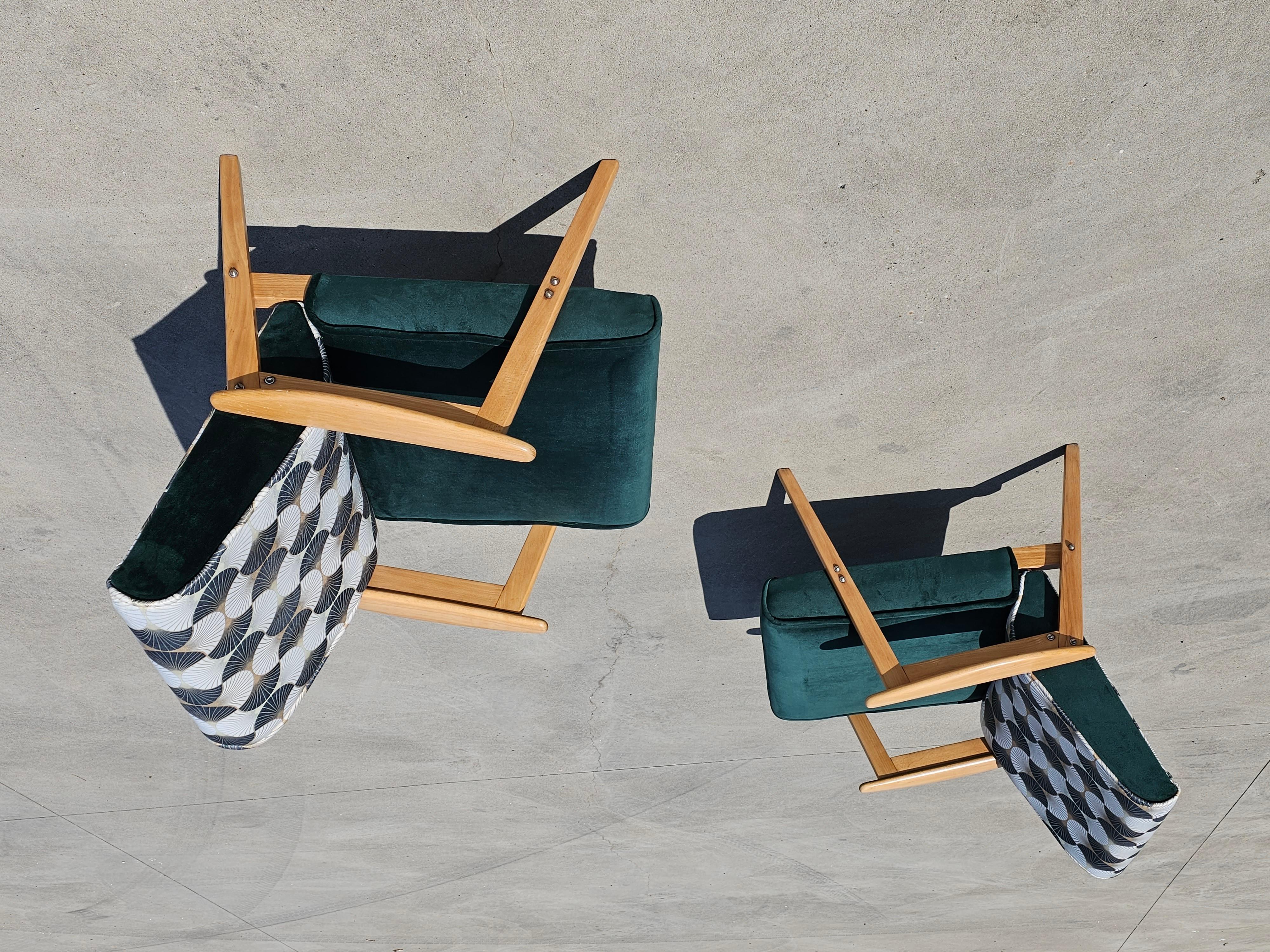 Milieu du XXe siècle Paire de fauteuils modernes du milieu du siècle, retapissés, fabriqués en Yougoslavie, années 1960 en vente
