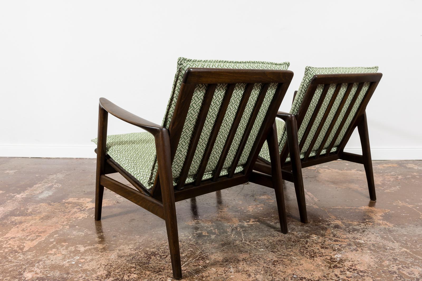 Pair of Mid Century Modern Armchairs Type 300-130, 1960s, Poland For Sale 3