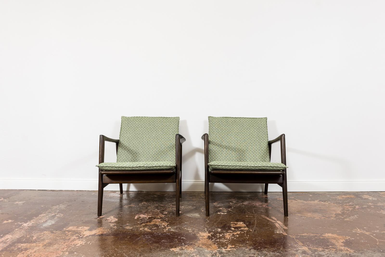 Pair of Mid Century Modern Armchairs Type 300-130, 1960s, Poland
Reupholstered in green and white geometric pattern fabric.
Solid beech frames have been completely restored and refinished.