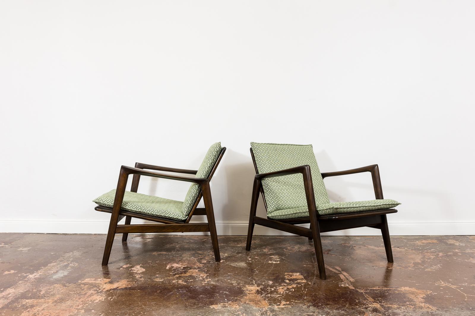 Beech Pair of Mid Century Modern Armchairs Type 300-130, 1960s, Poland For Sale