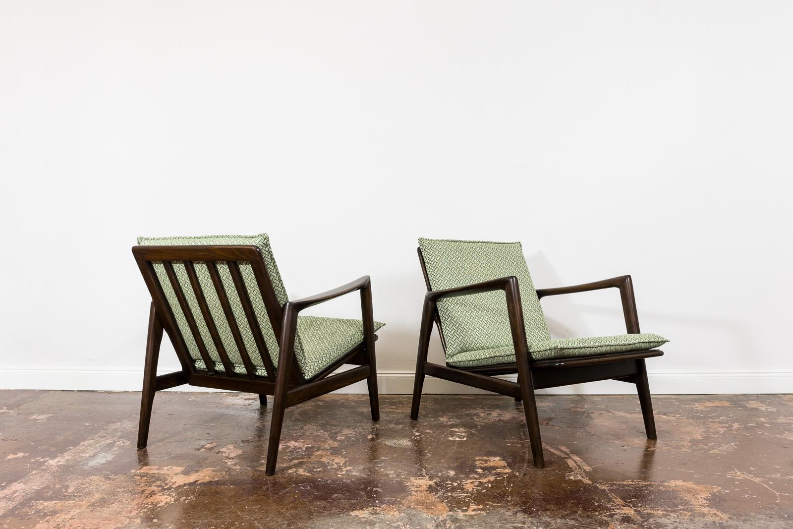 Pair of Mid Century Modern Armchairs Type 300-130, 1960s, Poland For Sale 1