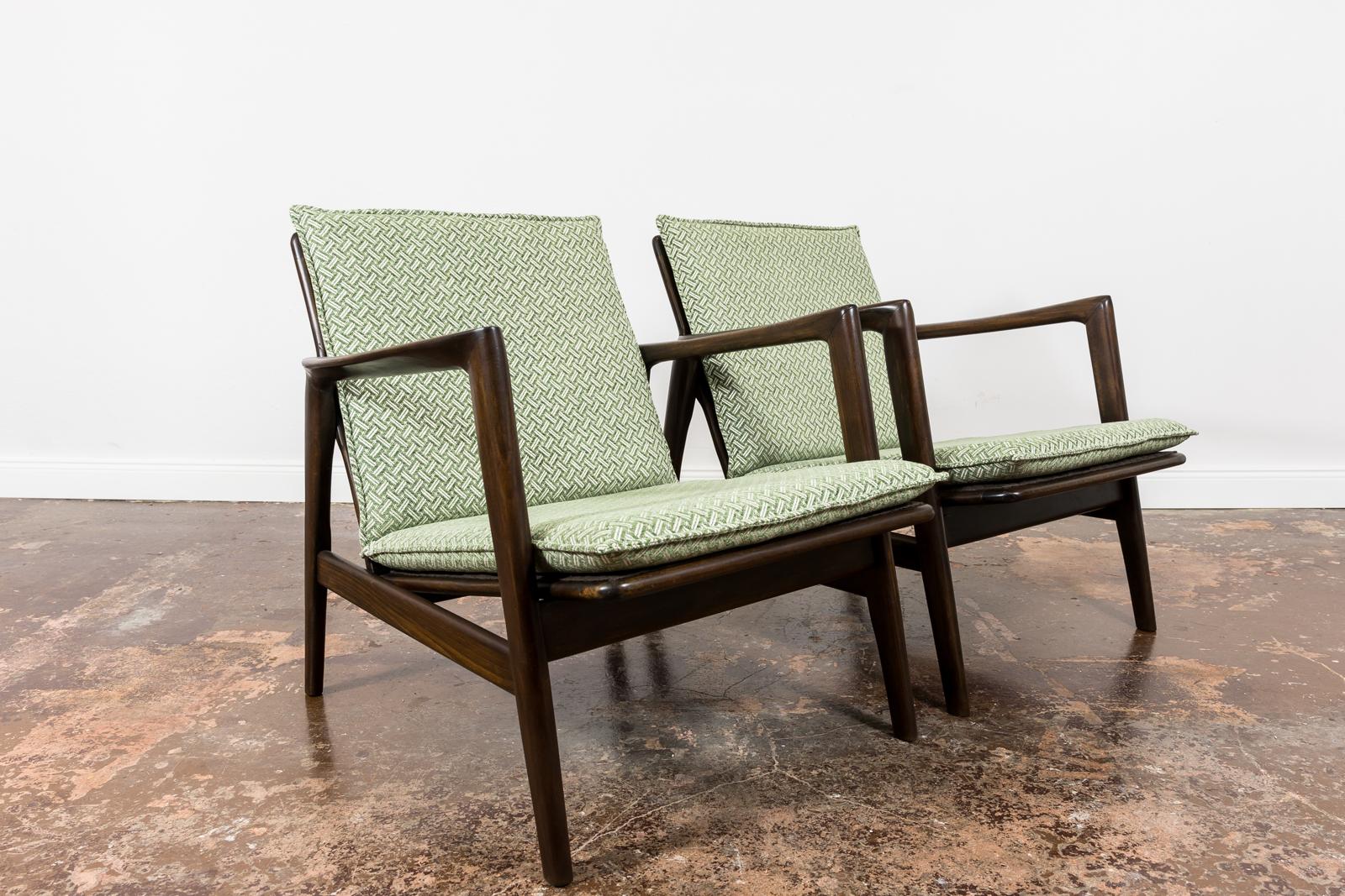 Pair of Mid Century Modern Armchairs Type 300-130, 1960s, Poland For Sale 2